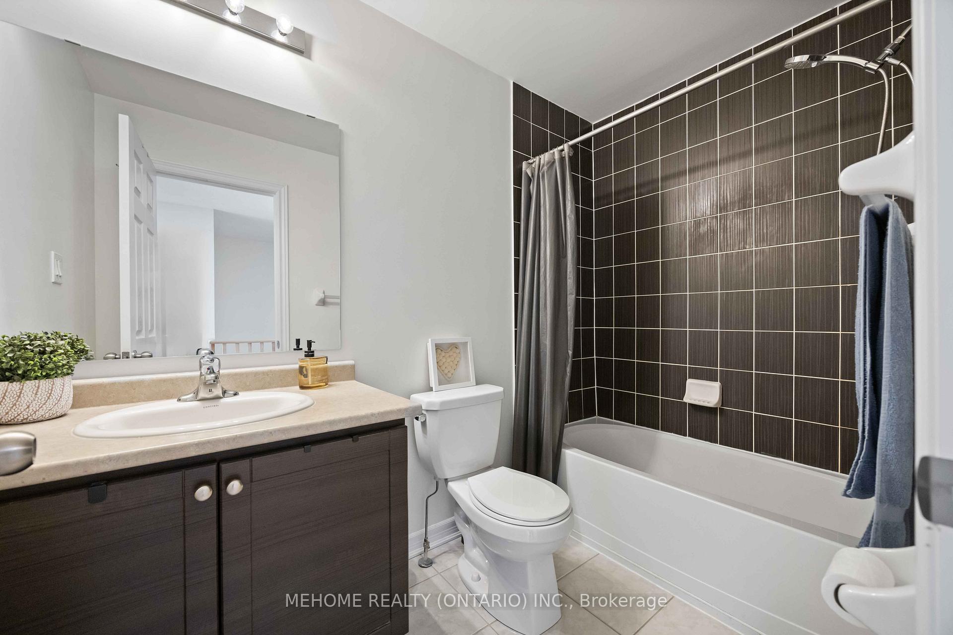 Photo 16 of 251 Dundas Way, Markham, Greensborough — HOMEH