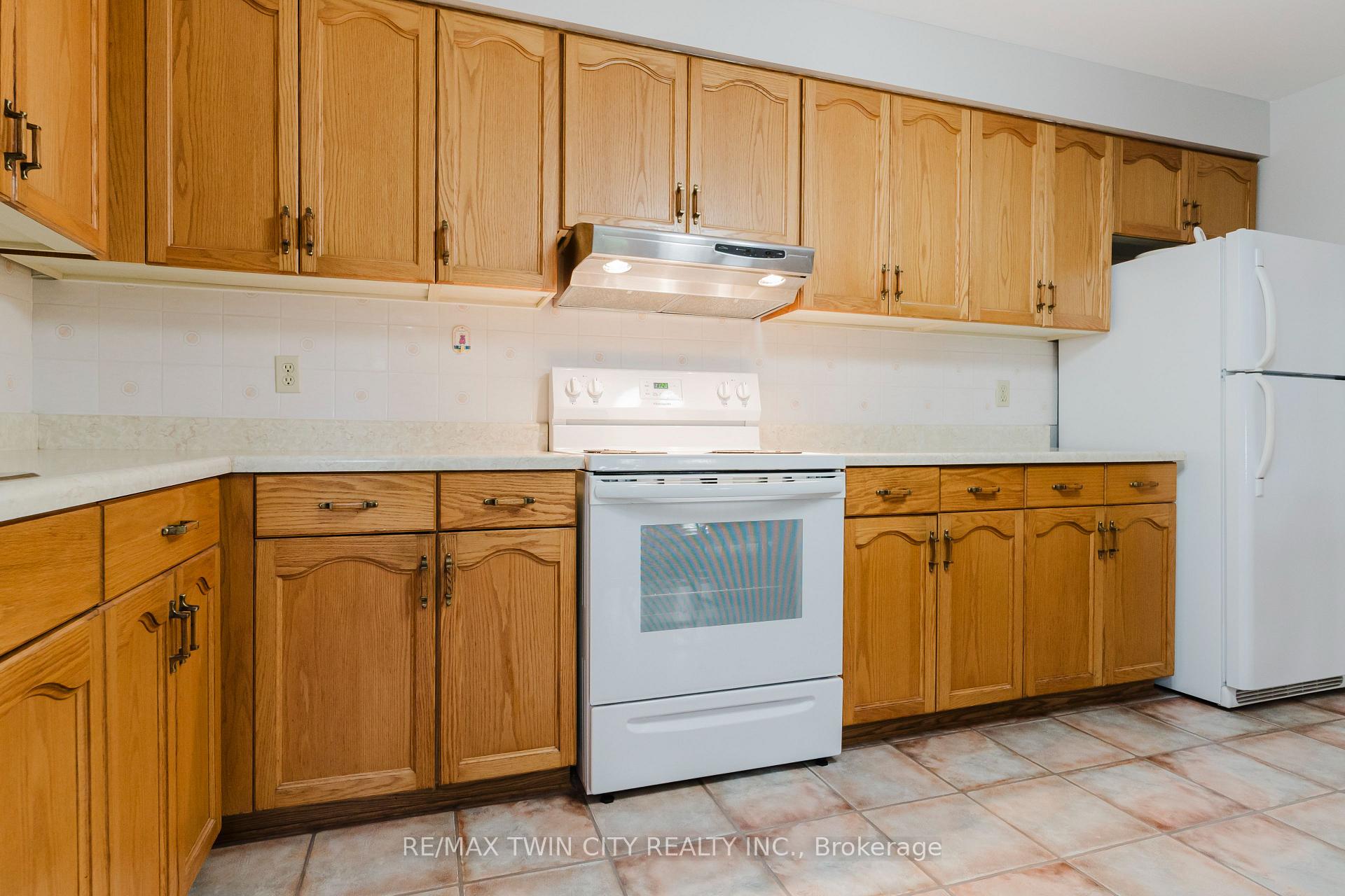 Photo 13 of 5 Westchester Drive, Kitchener — HOMEH