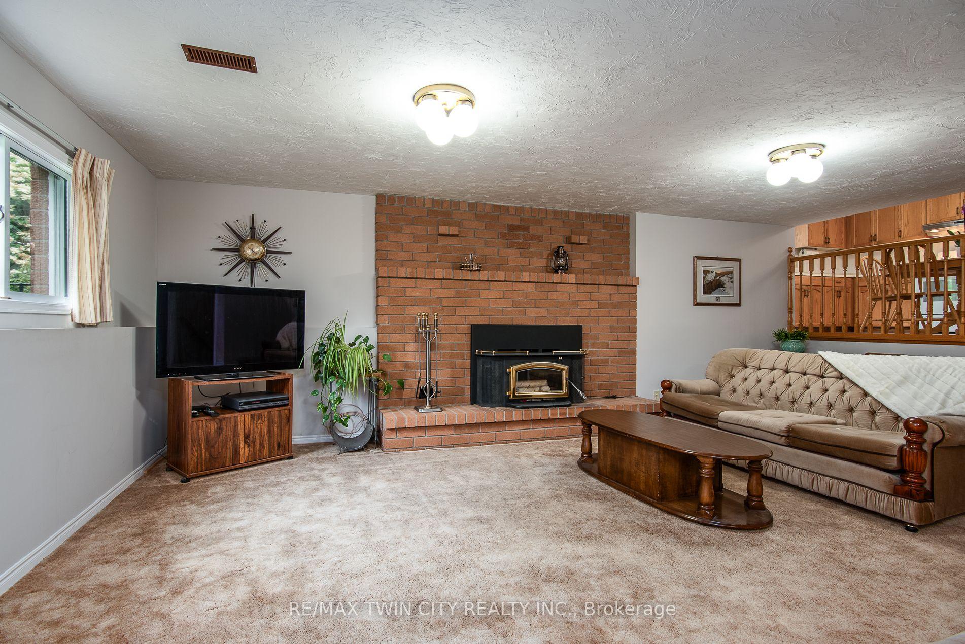 Photo 16 of 5 Westchester Drive, Kitchener — HOMEH