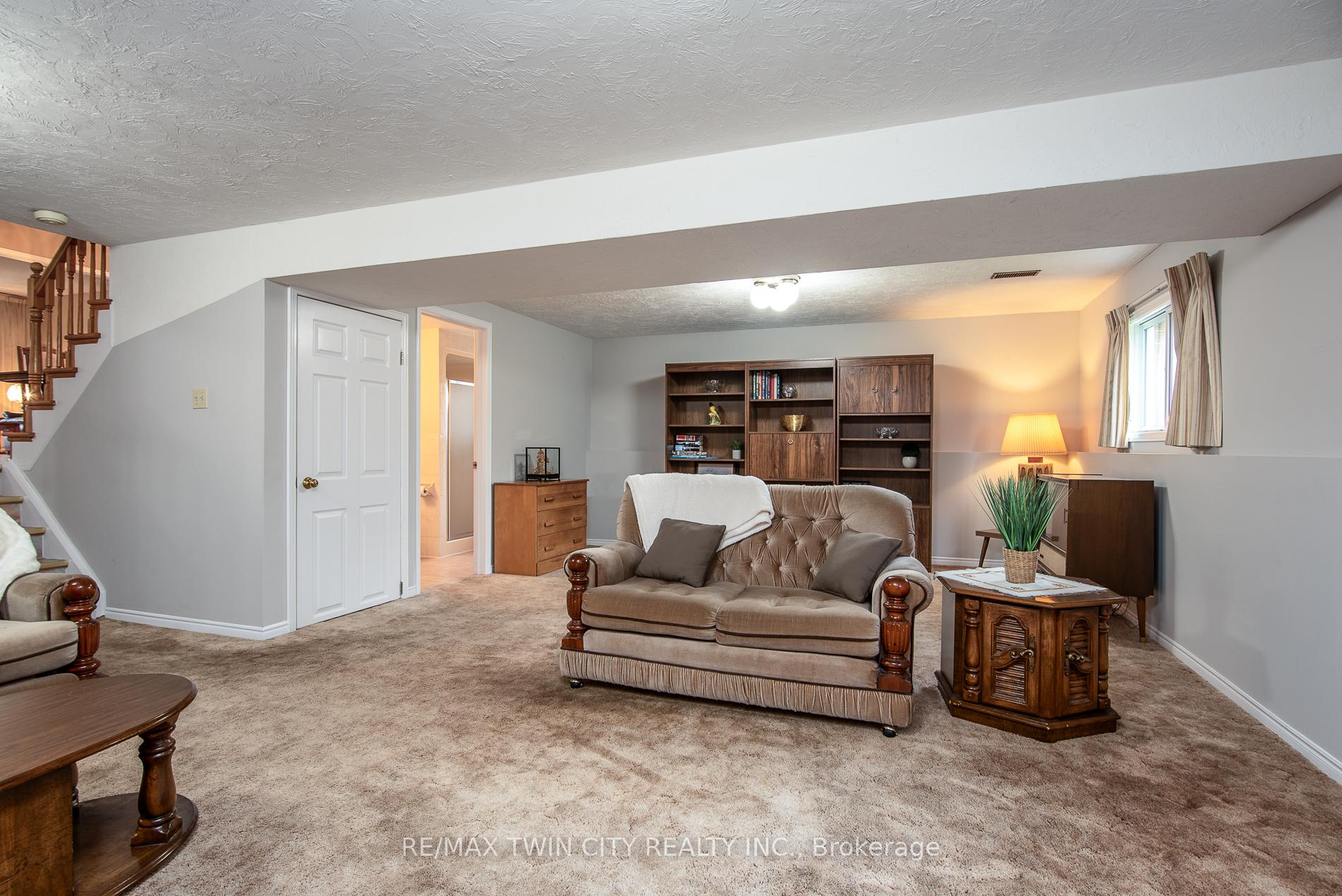 Photo 18 of 5 Westchester Drive, Kitchener — HOMEH