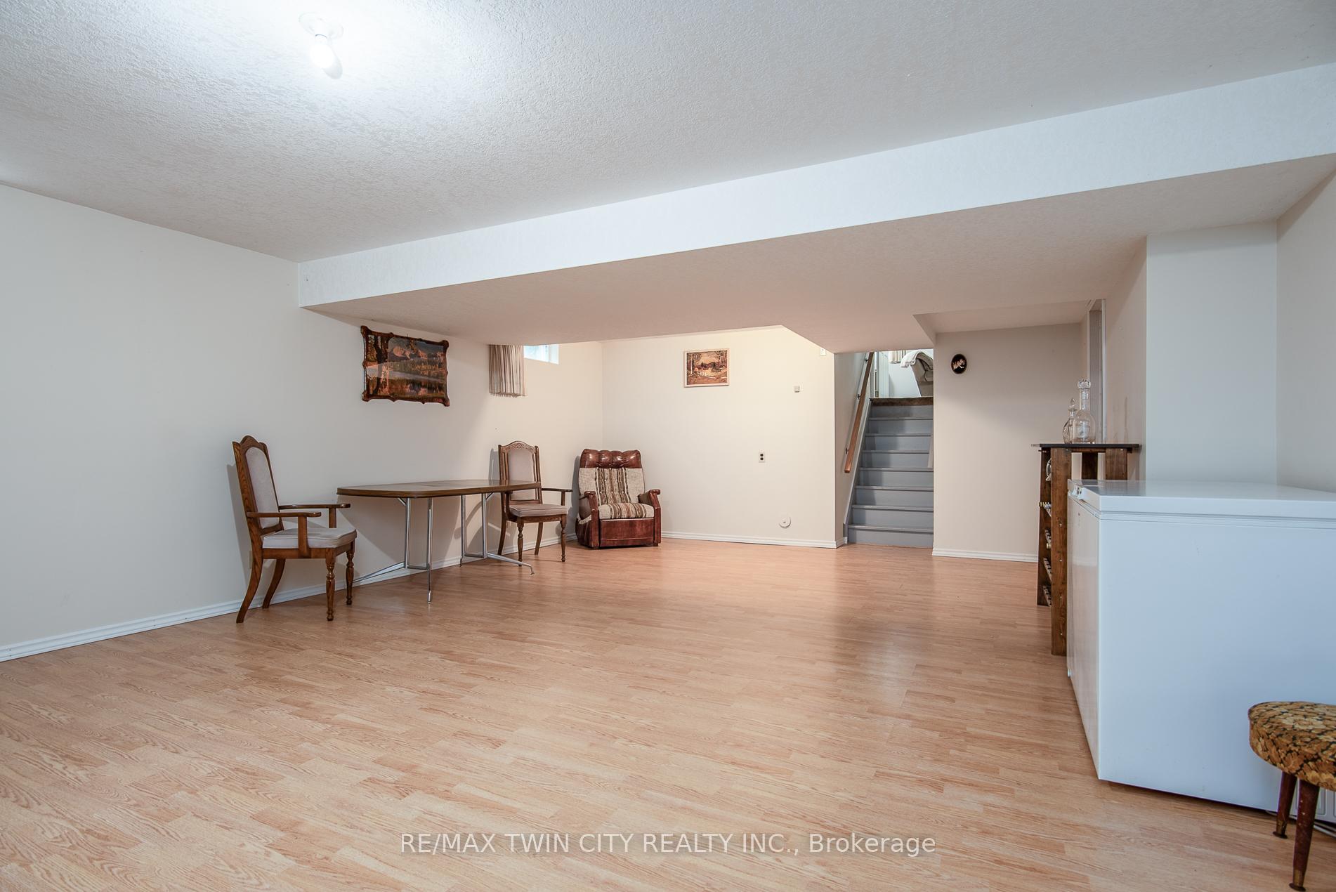 Photo 28 of 5 Westchester Drive, Kitchener — HOMEH