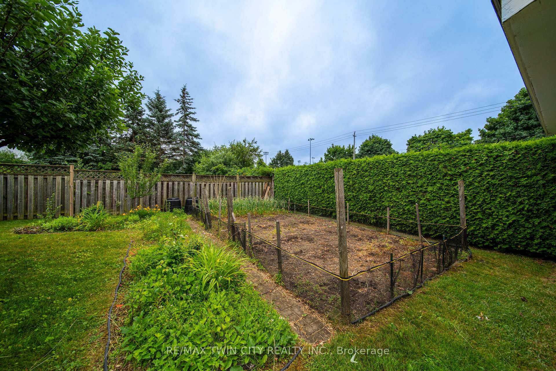 Photo 36 of 5 Westchester Drive, Kitchener — HOMEH