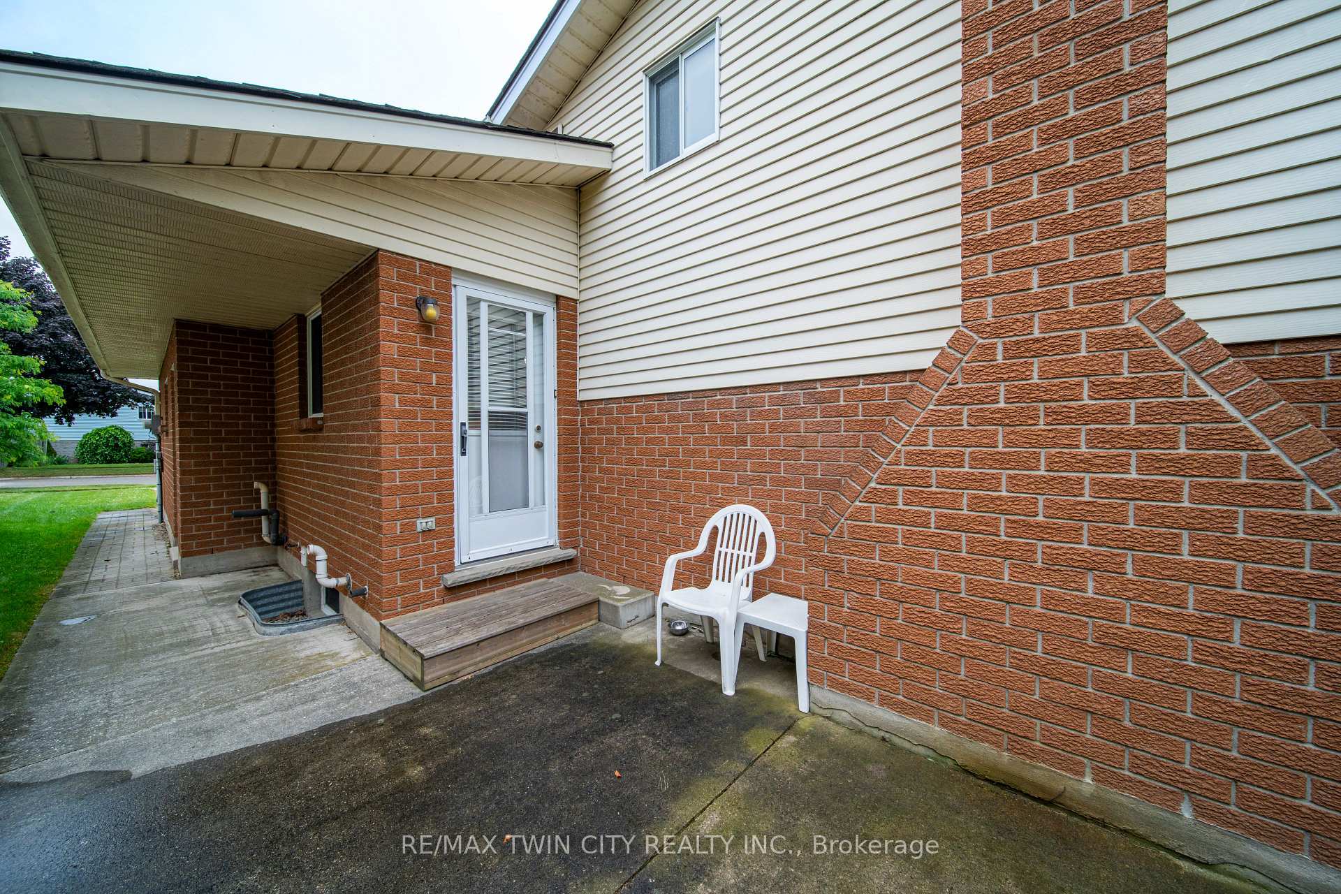 Photo 39 of 5 Westchester Drive, Kitchener — HOMEH