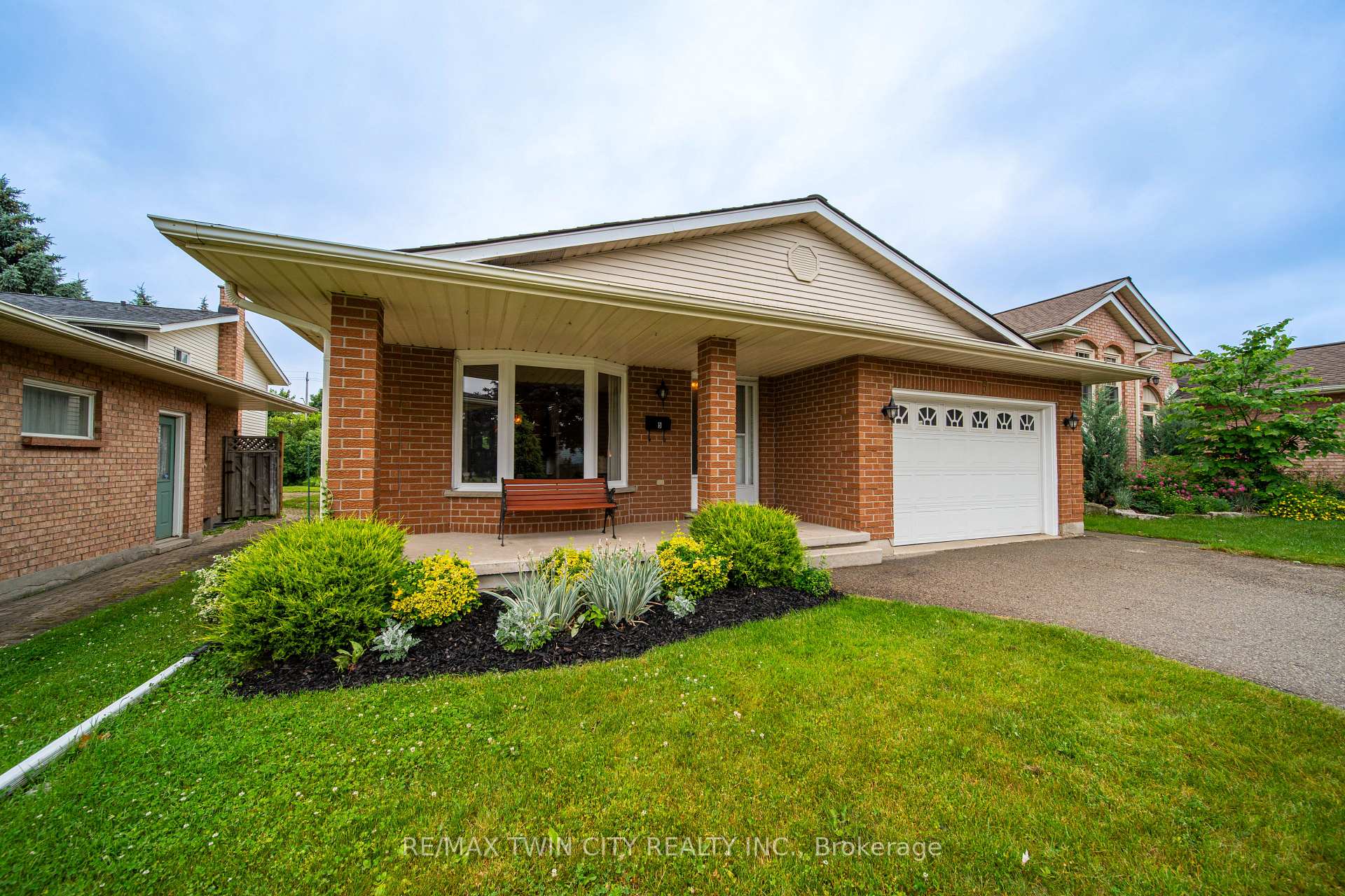 Photo 45 of 5 Westchester Drive, Kitchener — HOMEH