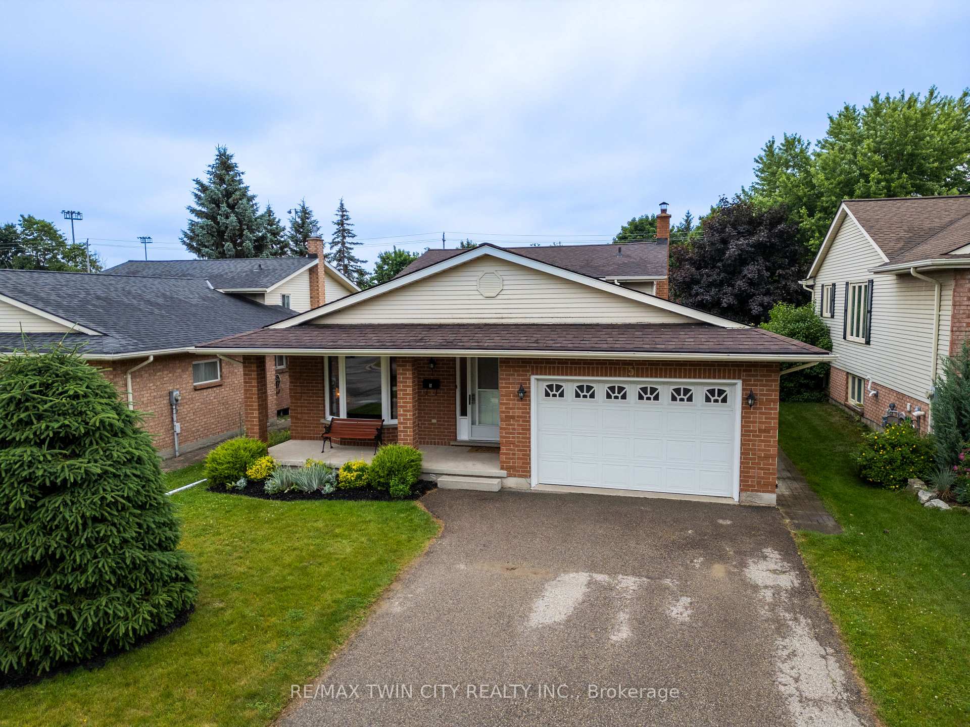 Photo 46 of 5 Westchester Drive, Kitchener — HOMEH