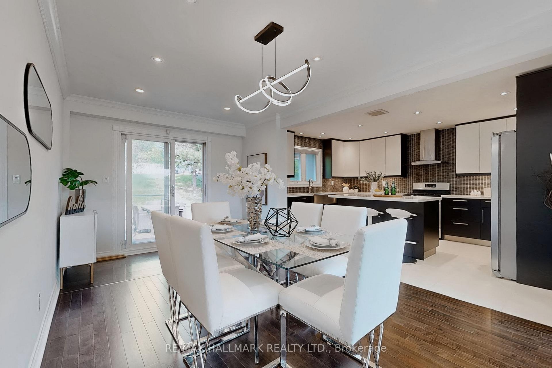 Photo 7 of 124 Kirk Drive, Markham, Royal Orchard — HOMEH