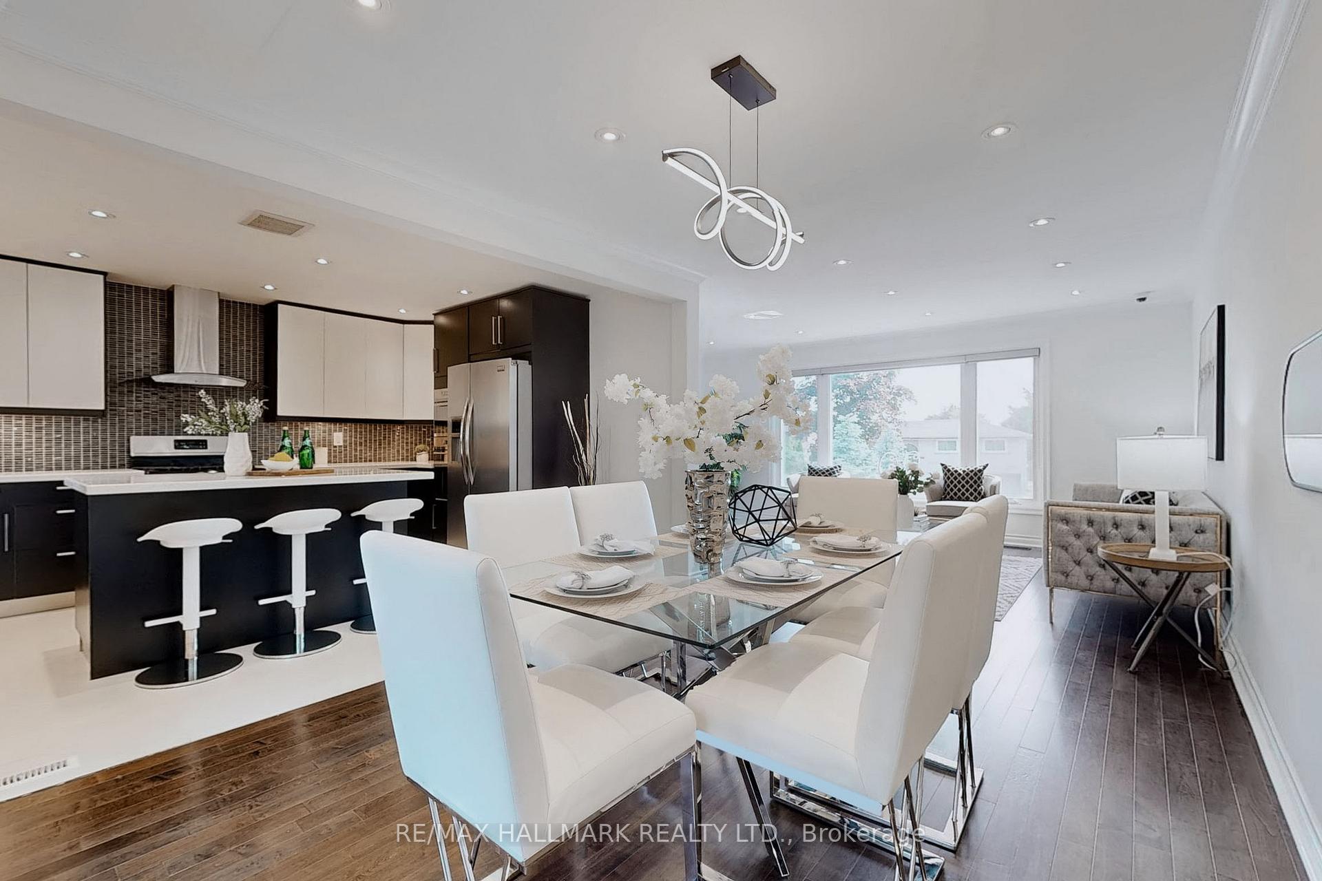 Photo 8 of 124 Kirk Drive, Markham, Royal Orchard — HOMEH