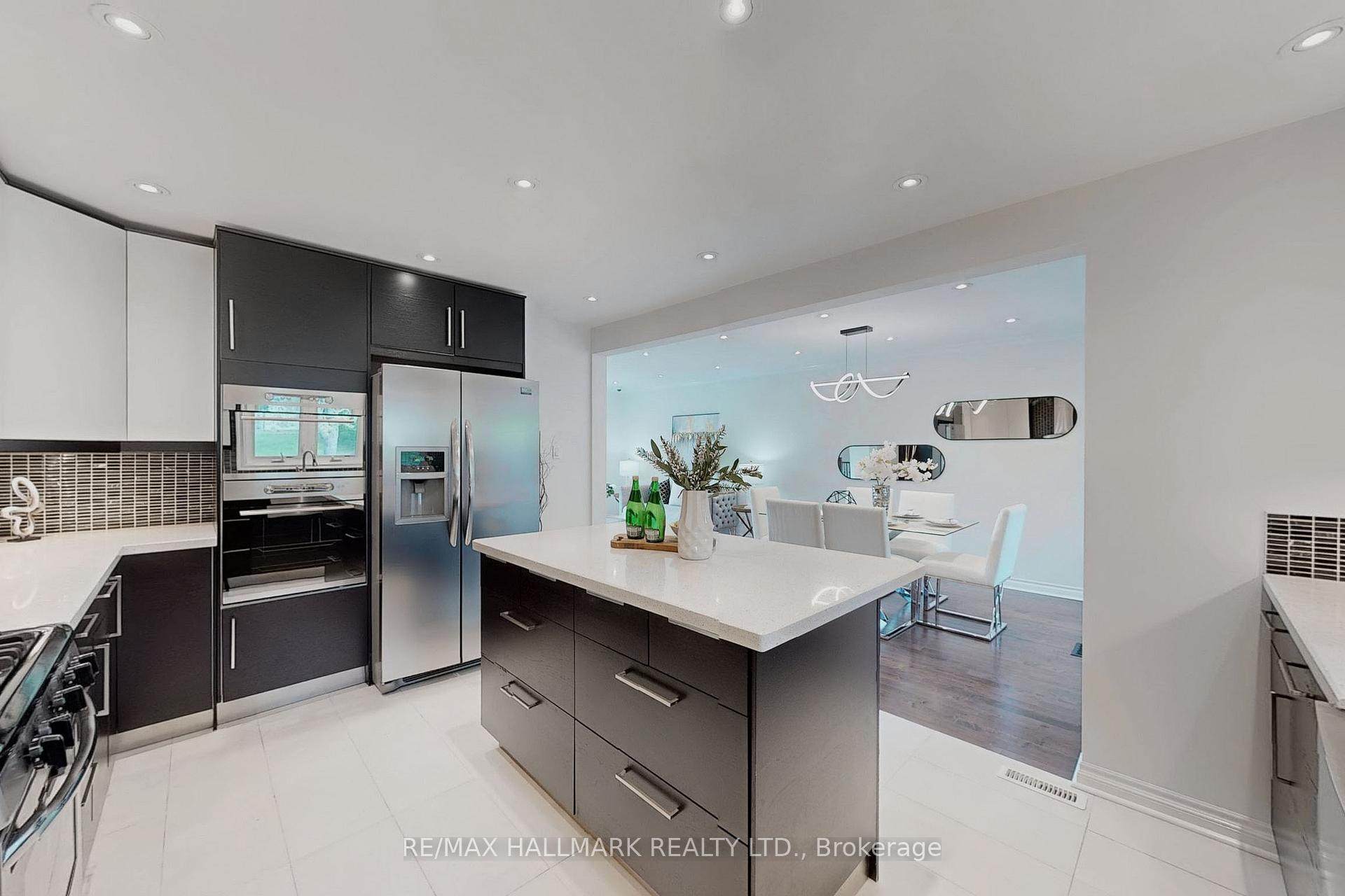 Photo 10 of 124 Kirk Drive, Markham, Royal Orchard — HOMEH