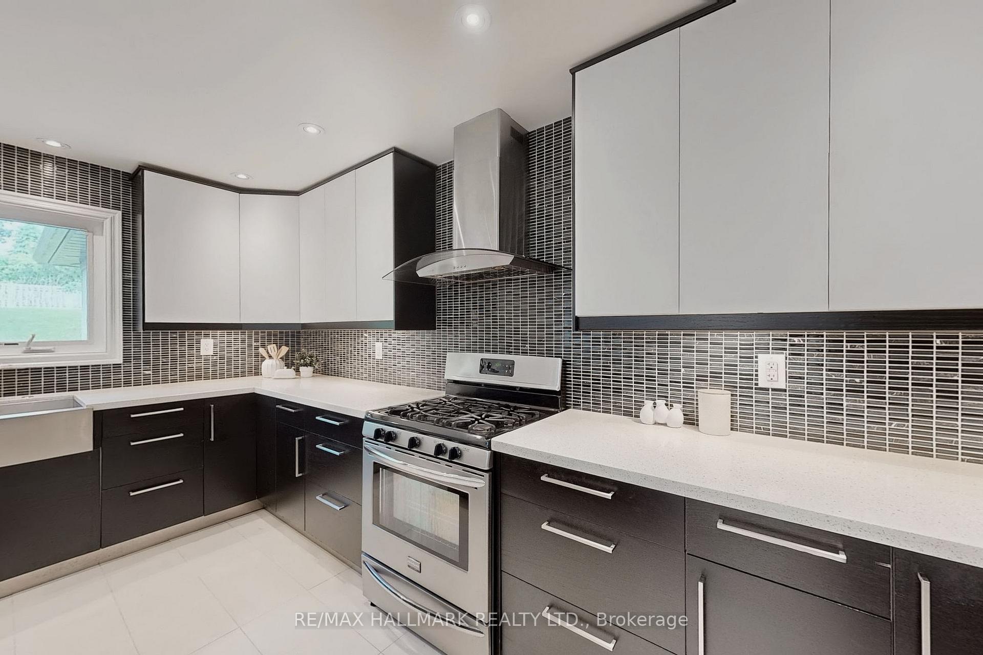 Photo 11 of 124 Kirk Drive, Markham, Royal Orchard — HOMEH