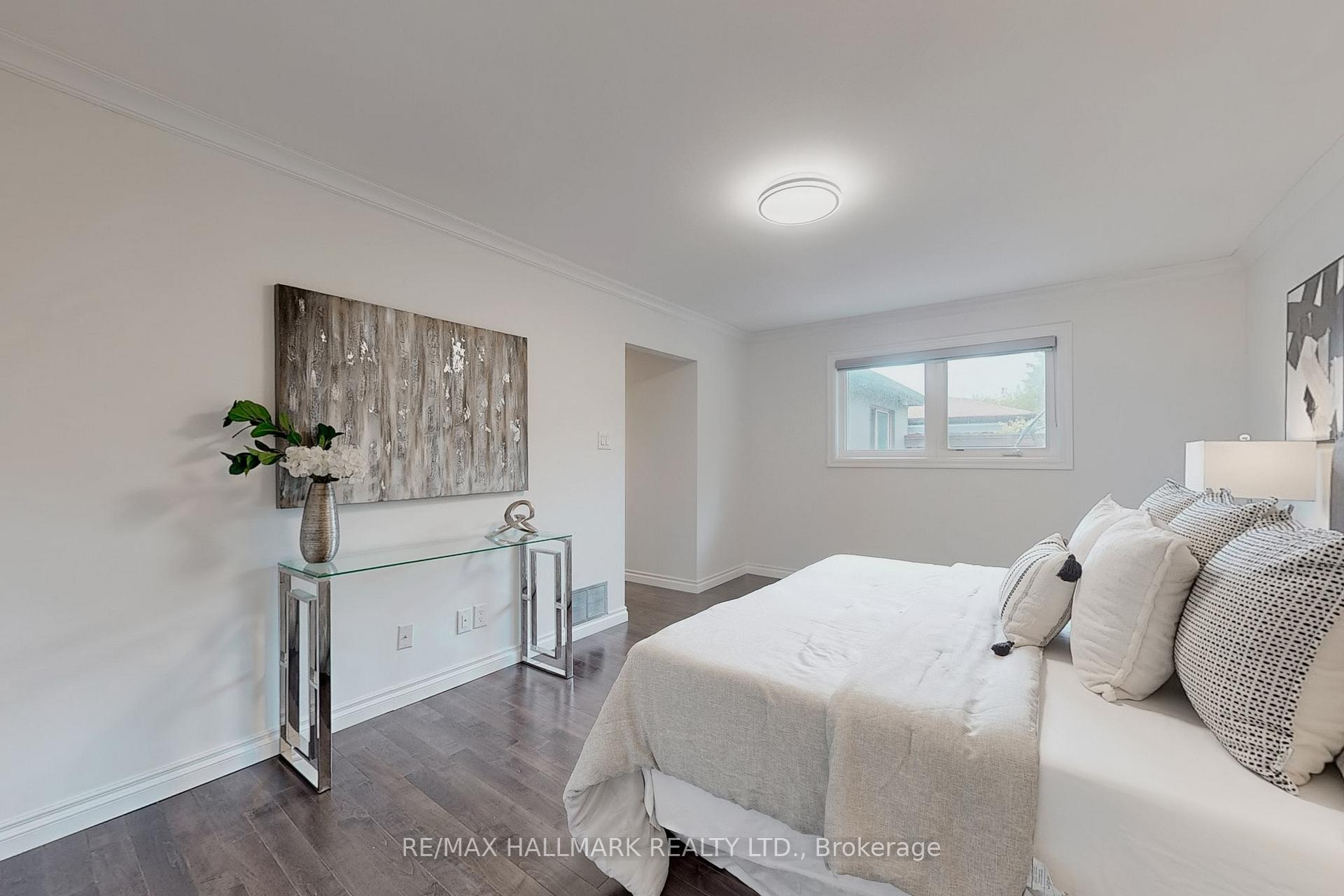 Photo 13 of 124 Kirk Drive, Markham, Royal Orchard — HOMEH