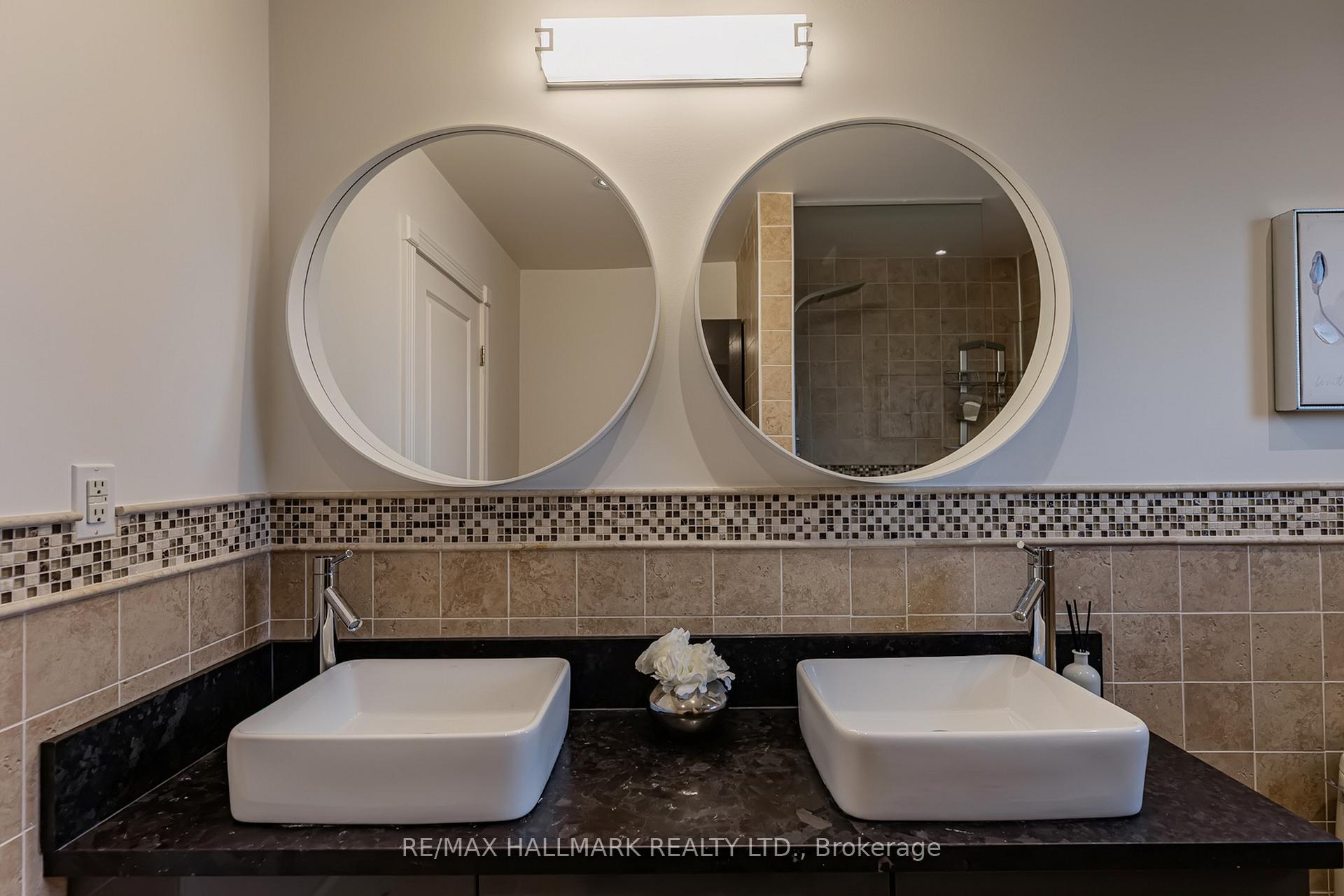 Photo 15 of 124 Kirk Drive, Markham, Royal Orchard — HOMEH