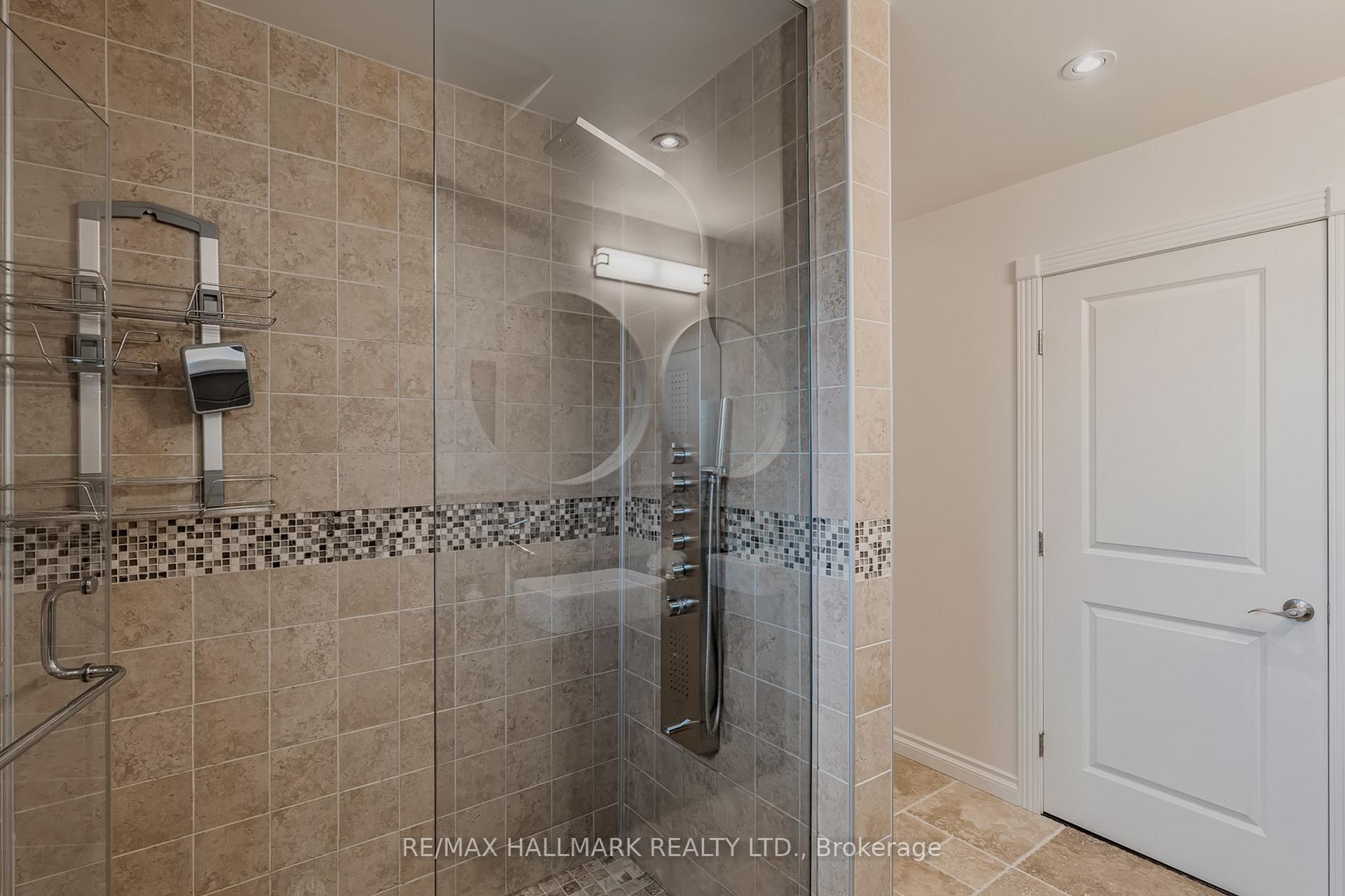 Photo 16 of 124 Kirk Drive, Markham, Royal Orchard — HOMEH