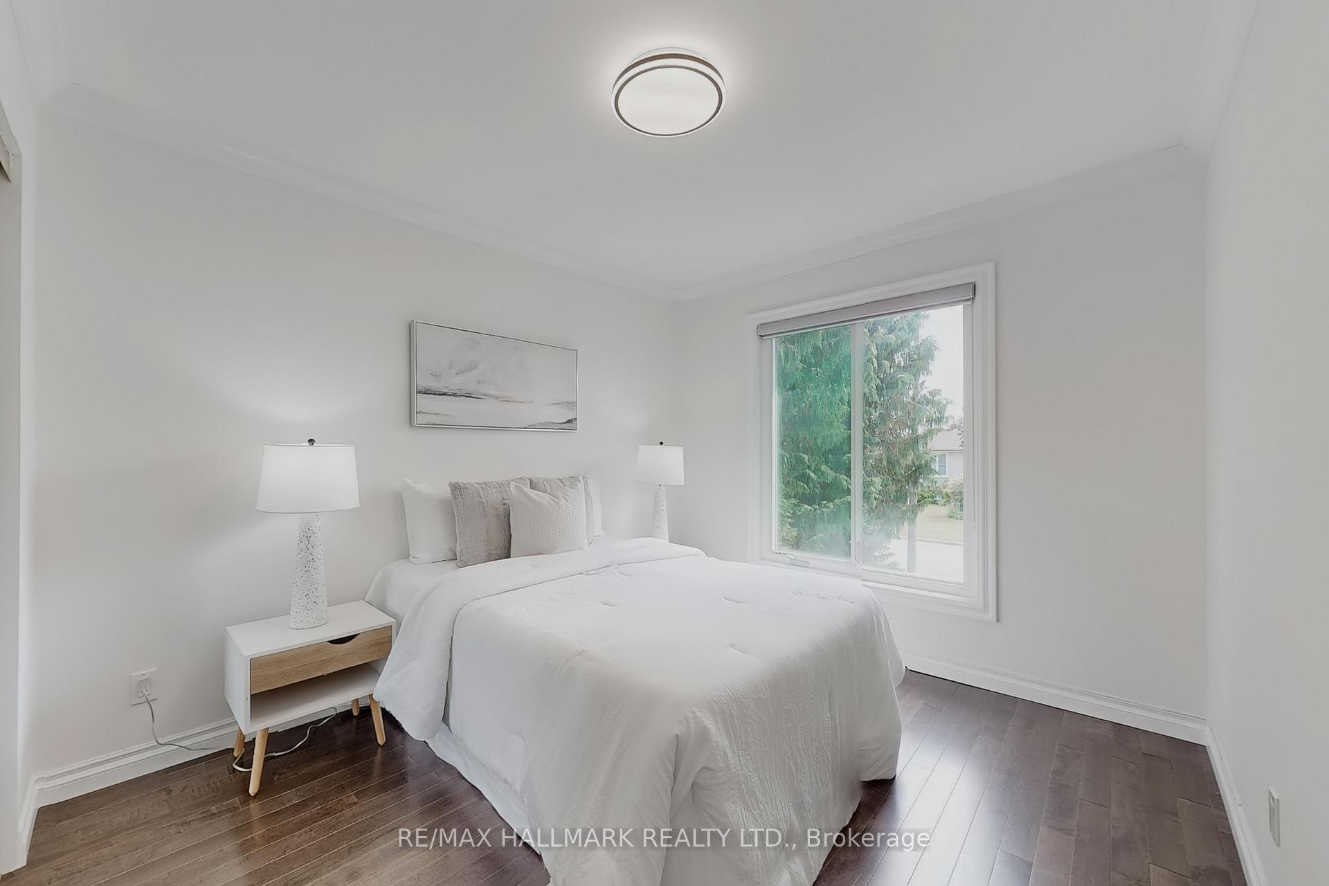Photo 18 of 124 Kirk Drive, Markham, Royal Orchard — HOMEH