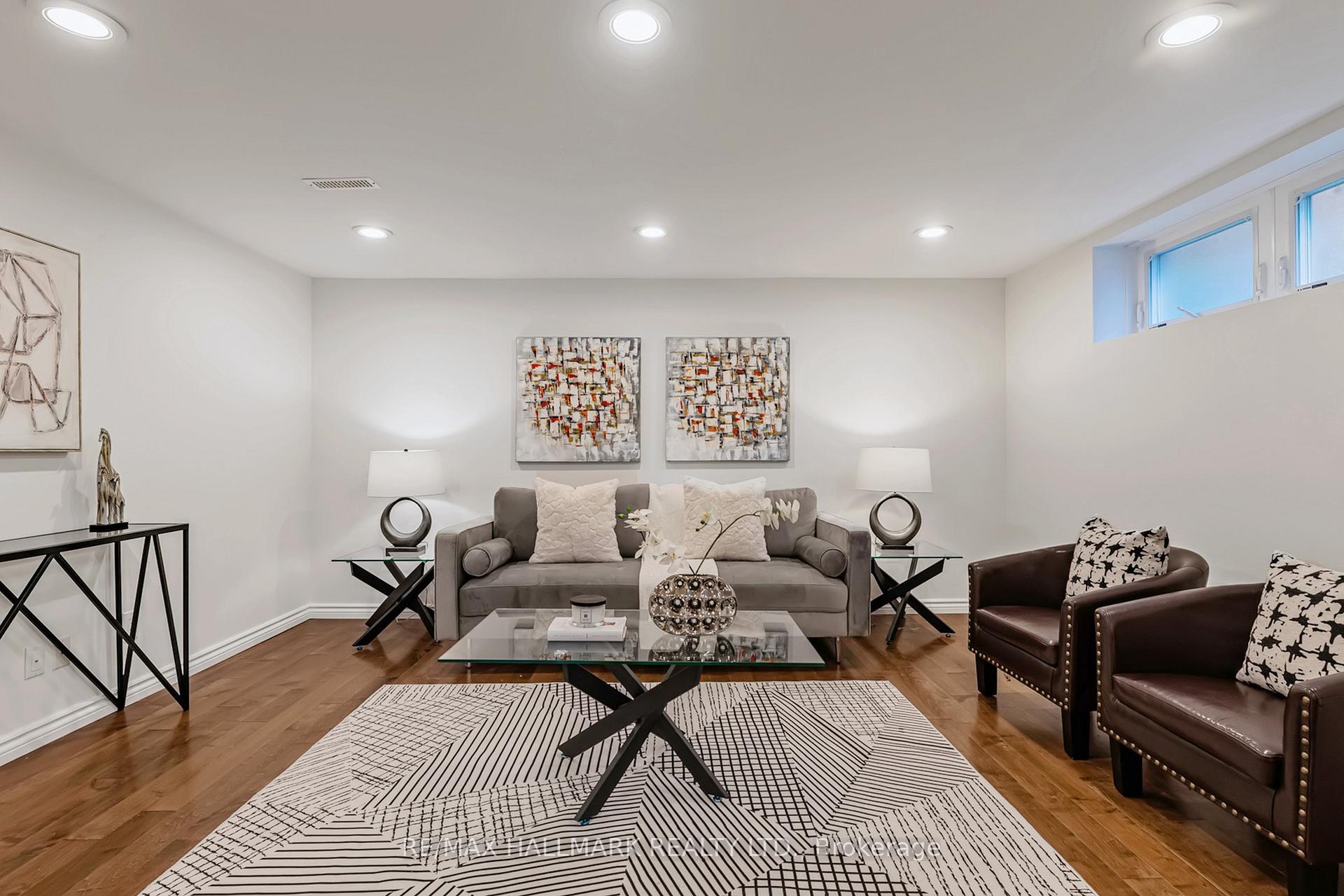 Photo 24 of 124 Kirk Drive, Markham, Royal Orchard — HOMEH