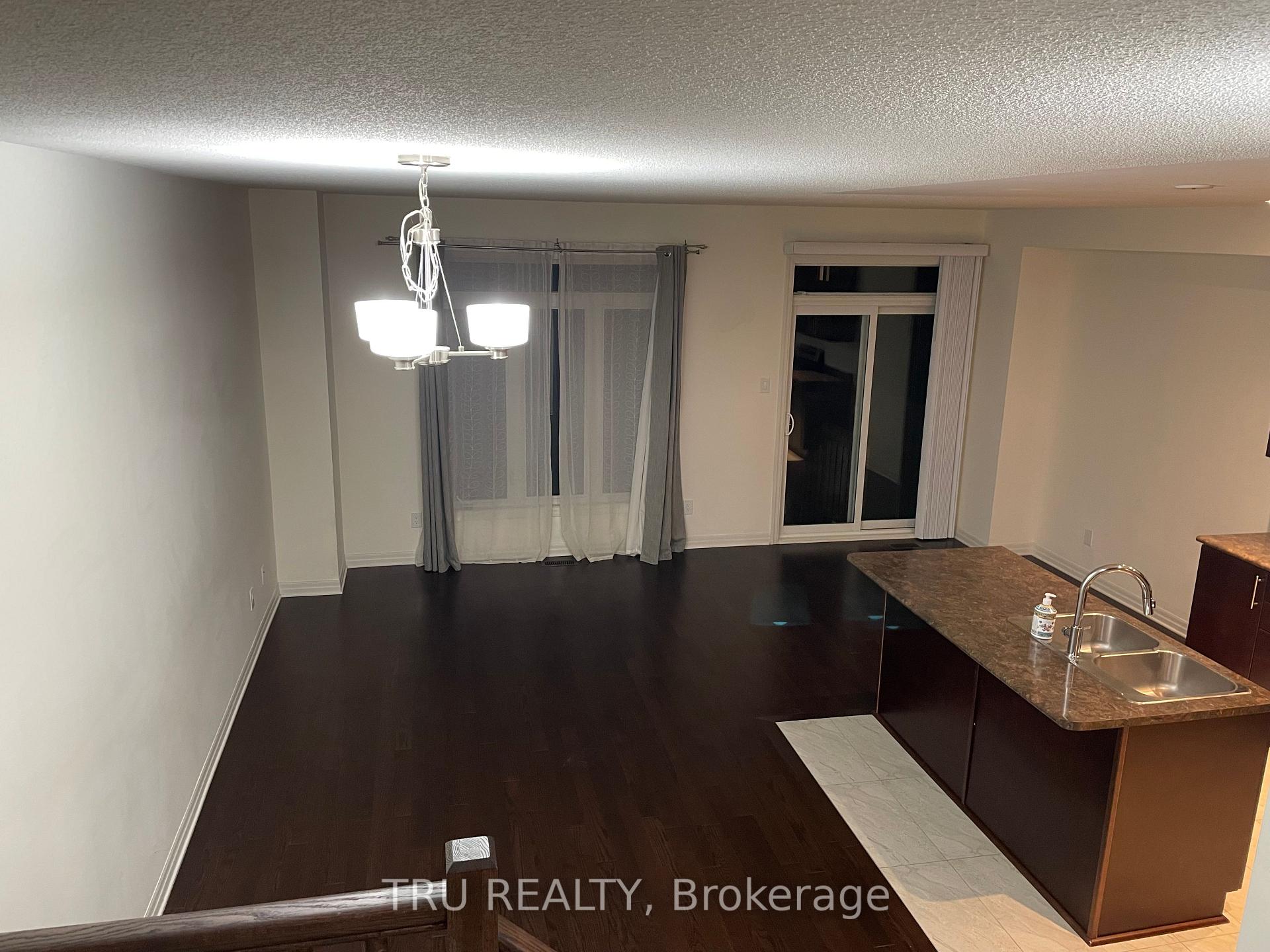 Photo 7 of 150 Overberg Way, Ottawa, Kanata - Emerald Meadows/Trailwest — HOMEH
