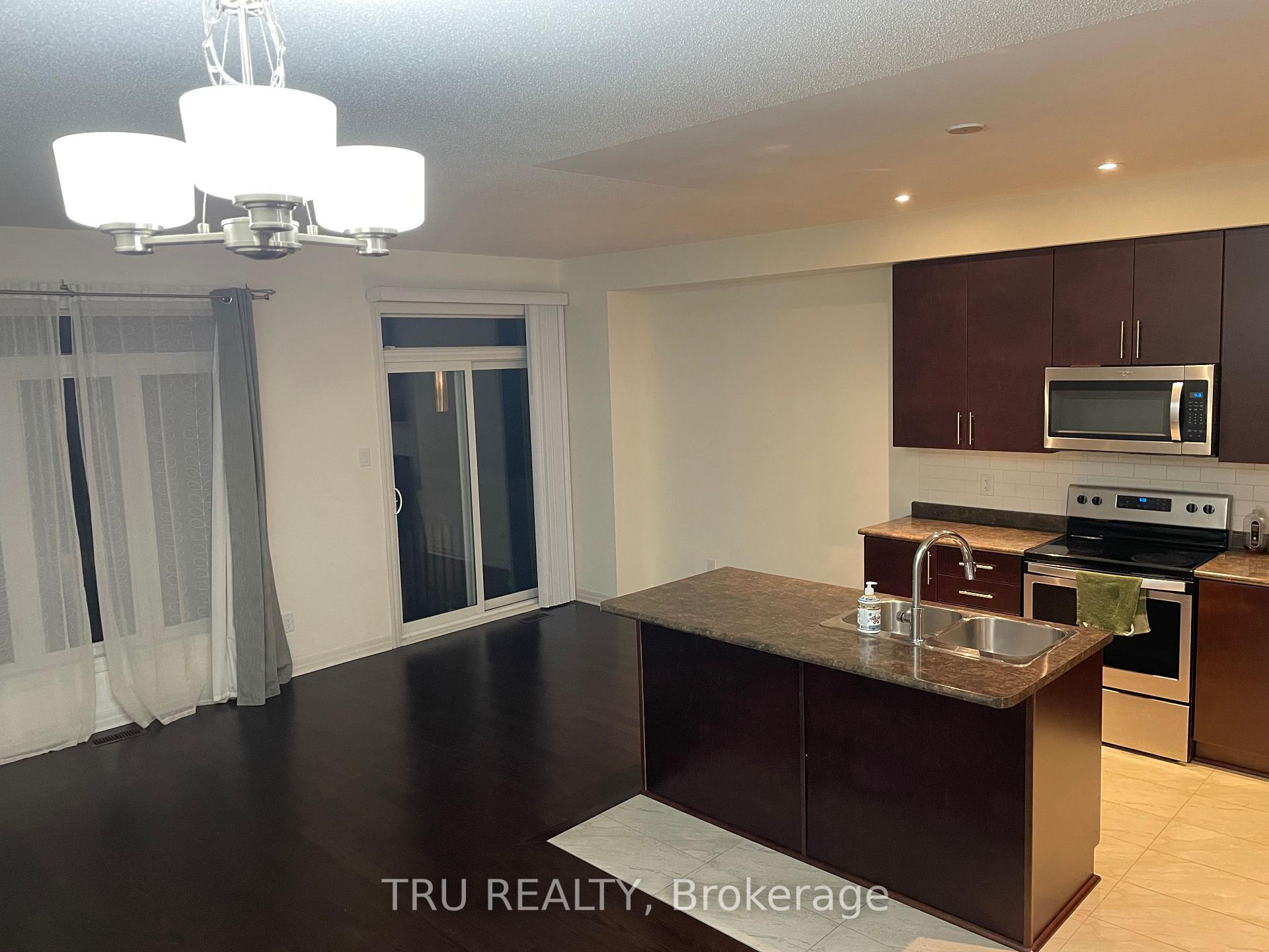 Photo 8 of 150 Overberg Way, Ottawa, Kanata - Emerald Meadows/Trailwest — HOMEH