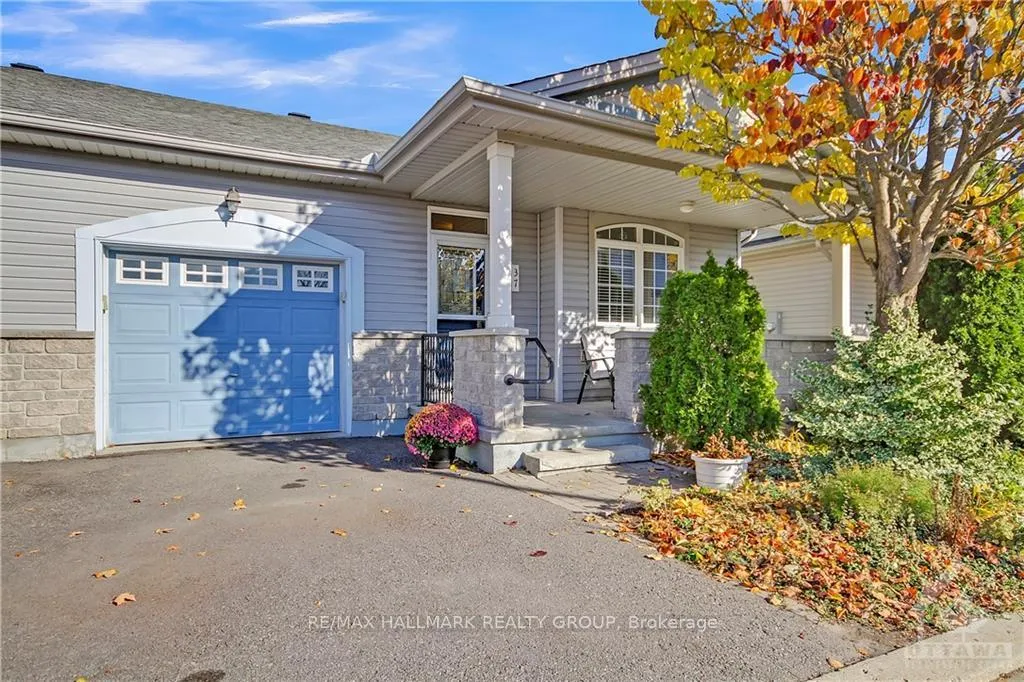 Photo 1 of 37 Village Walk, Ottawa, Manotick Village & Manotick Estates — HOMEH
