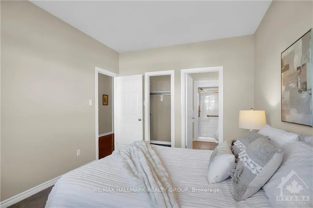 Photo 11 of 37 Village Walk, Ottawa, Manotick Village & Manotick Estates — HOMEH