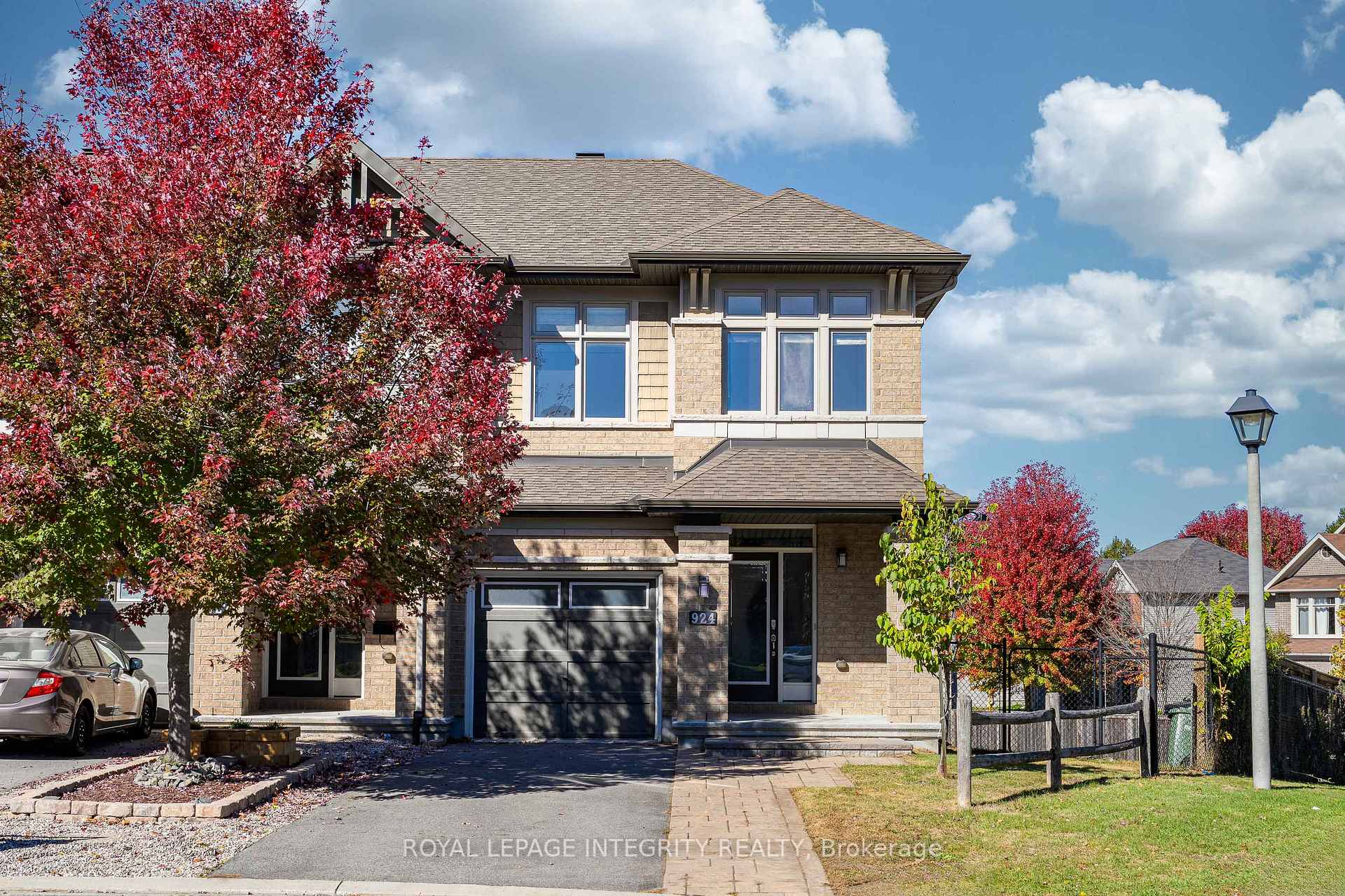 Photo 1 of 924 Fletcher Circle, Ottawa, Kanata - Kanata Lakes/Heritage Hills — HOMEH