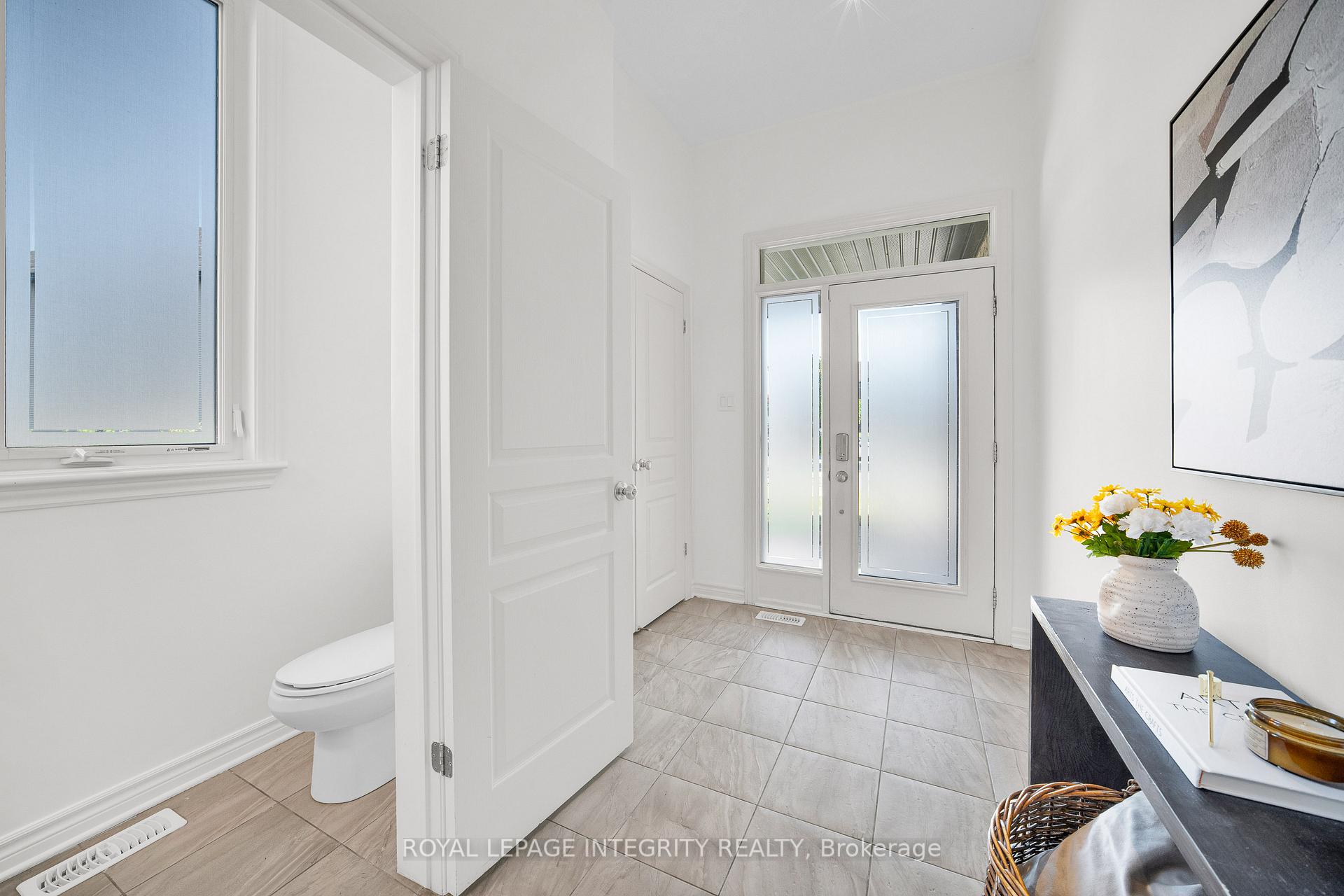 Photo 3 of 924 Fletcher Circle, Ottawa, Kanata - Kanata Lakes/Heritage Hills — HOMEH