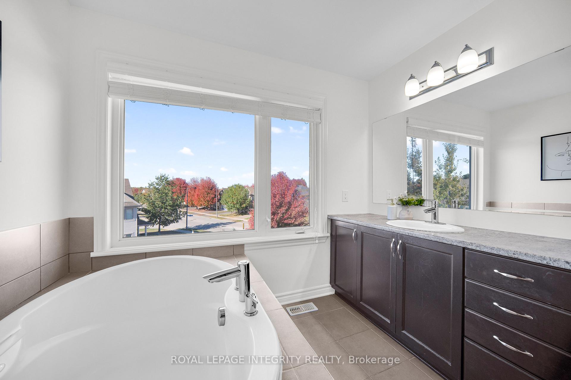 Photo 31 of 924 Fletcher Circle, Ottawa, Kanata - Kanata Lakes/Heritage Hills — HOMEH