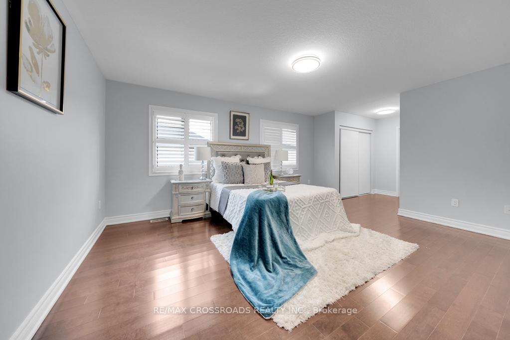 Photo 20 of 260 Falling Green Crescent, Kitchener — HOMEH