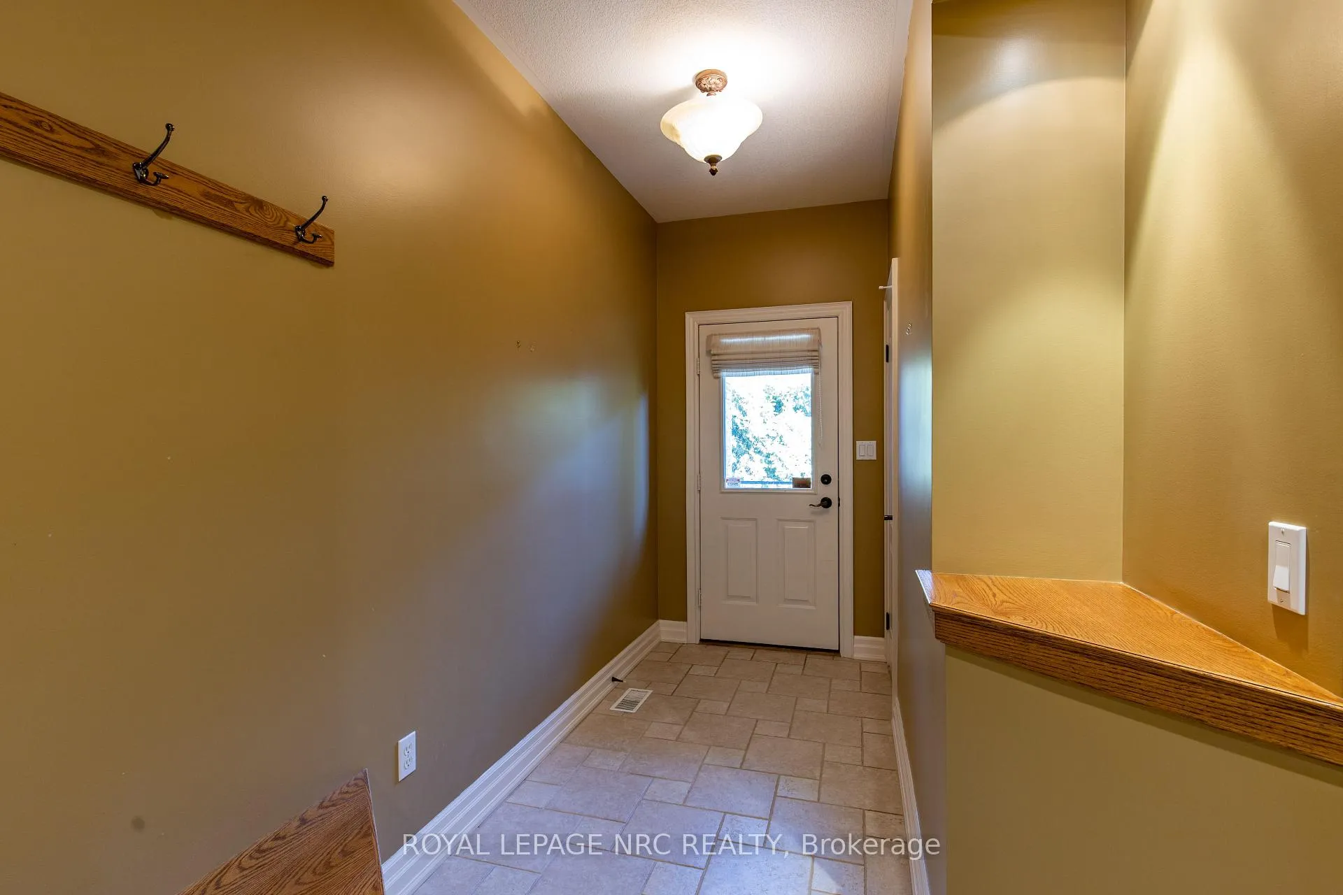 Photo 46 of 6 Muirfield Trail, Welland, Hwy 406/Welland — HOMEH