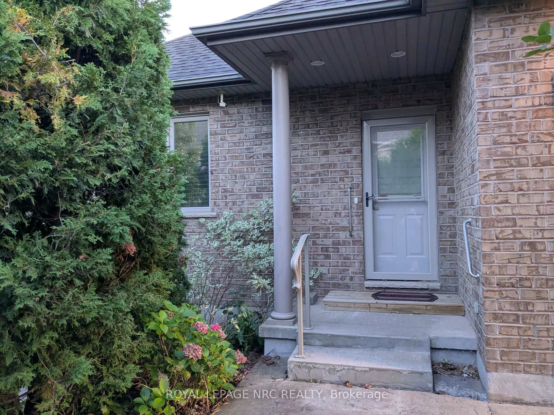 Photo 93 of 6 Muirfield Trail, Welland, Hwy 406/Welland — HOMEH