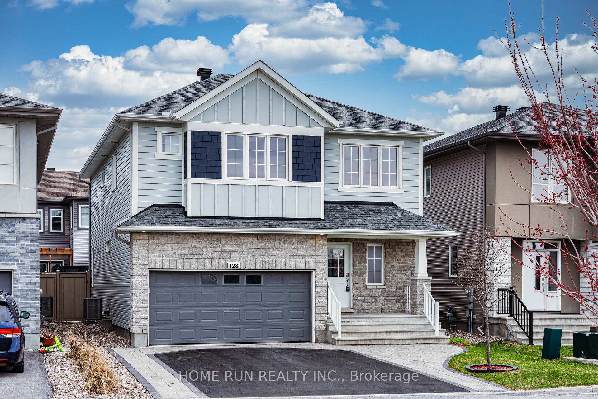 Photo 3 of 128 Groningen Street, Ottawa, Kanata - Emerald Meadows/Trailwest — HOMEH