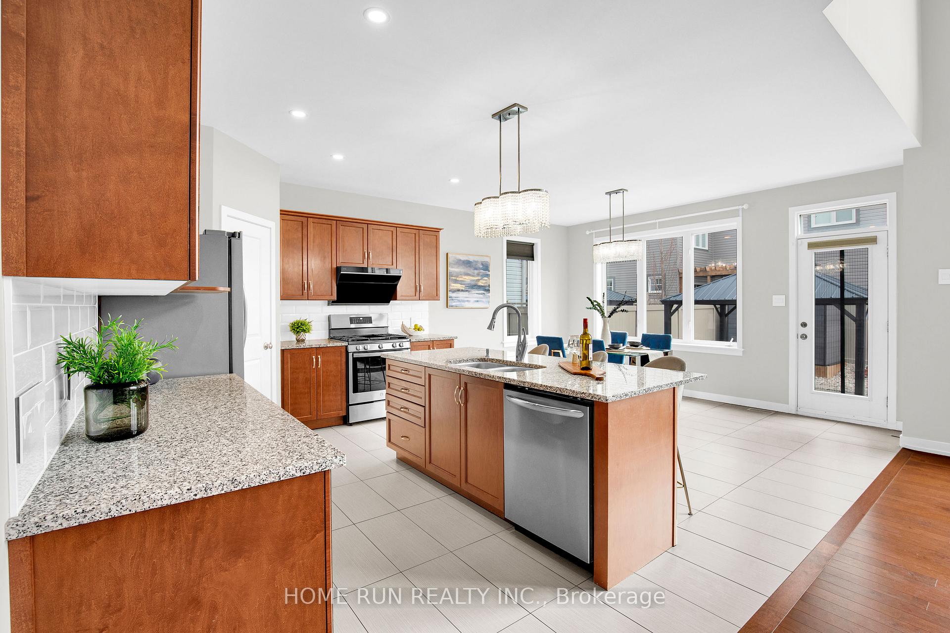 Photo 17 of 128 Groningen Street, Ottawa, Kanata - Emerald Meadows/Trailwest — HOMEH