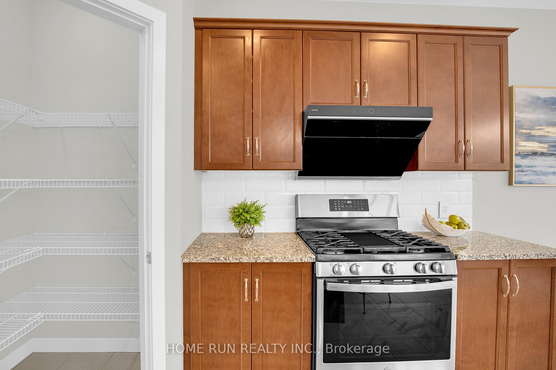 Photo 19 of 128 Groningen Street, Ottawa, Kanata - Emerald Meadows/Trailwest — HOMEH