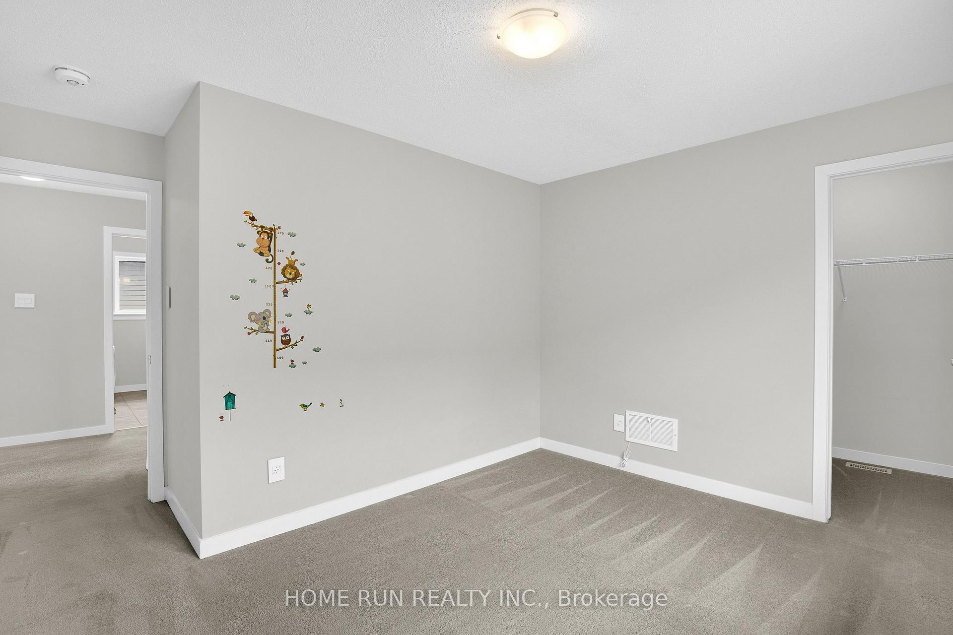 Photo 29 of 128 Groningen Street, Ottawa, Kanata - Emerald Meadows/Trailwest — HOMEH