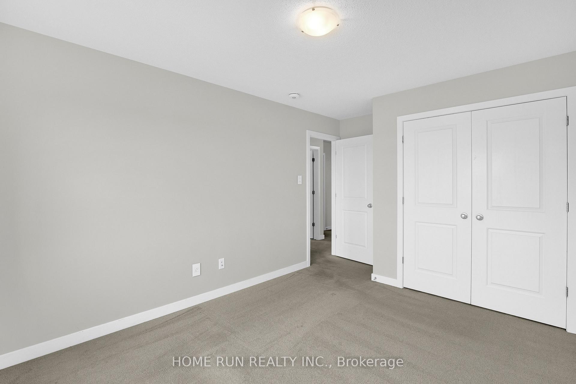 Photo 33 of 128 Groningen Street, Ottawa, Kanata - Emerald Meadows/Trailwest — HOMEH