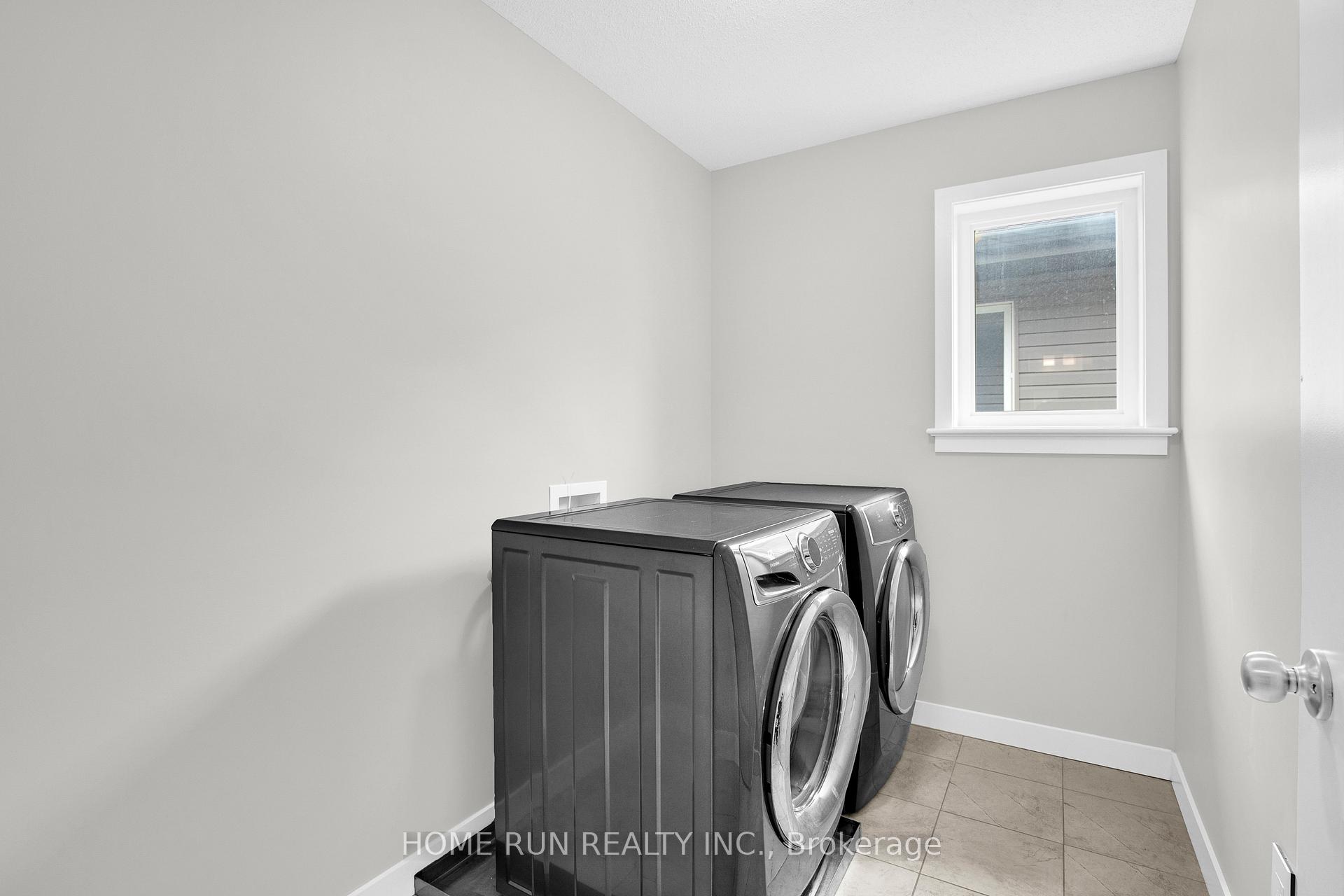 Photo 35 of 128 Groningen Street, Ottawa, Kanata - Emerald Meadows/Trailwest — HOMEH