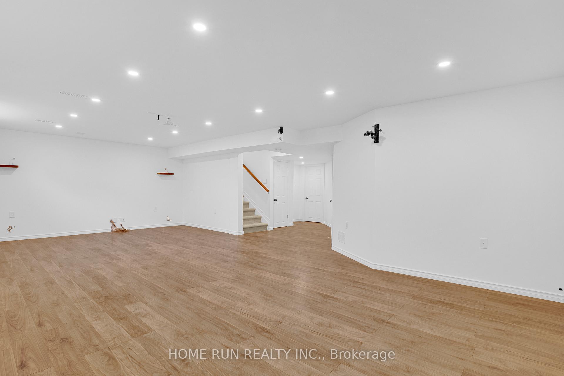 Photo 36 of 128 Groningen Street, Ottawa, Kanata - Emerald Meadows/Trailwest — HOMEH