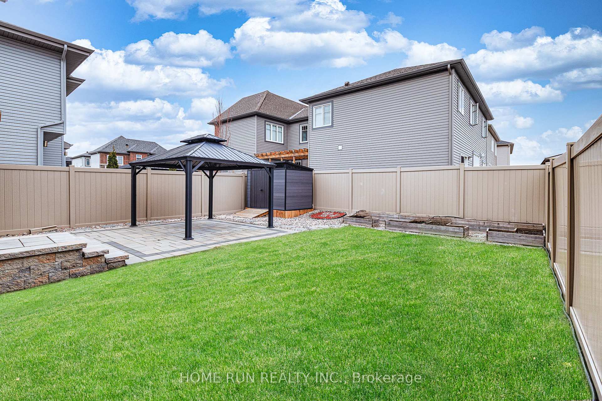 Photo 42 of 128 Groningen Street, Ottawa, Kanata - Emerald Meadows/Trailwest — HOMEH