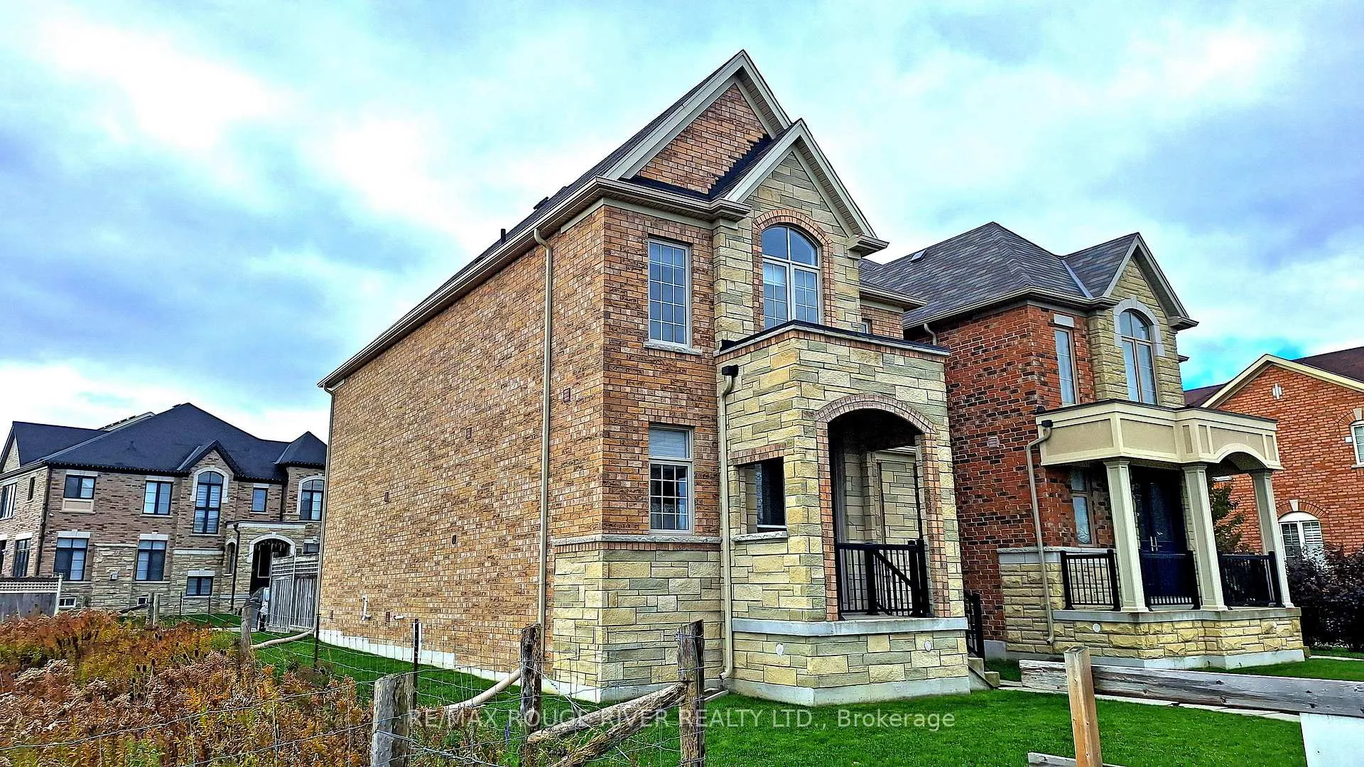 Photo 6 of 2732 Donald Cousens Parkway, Markham, Cornell — HOMEH