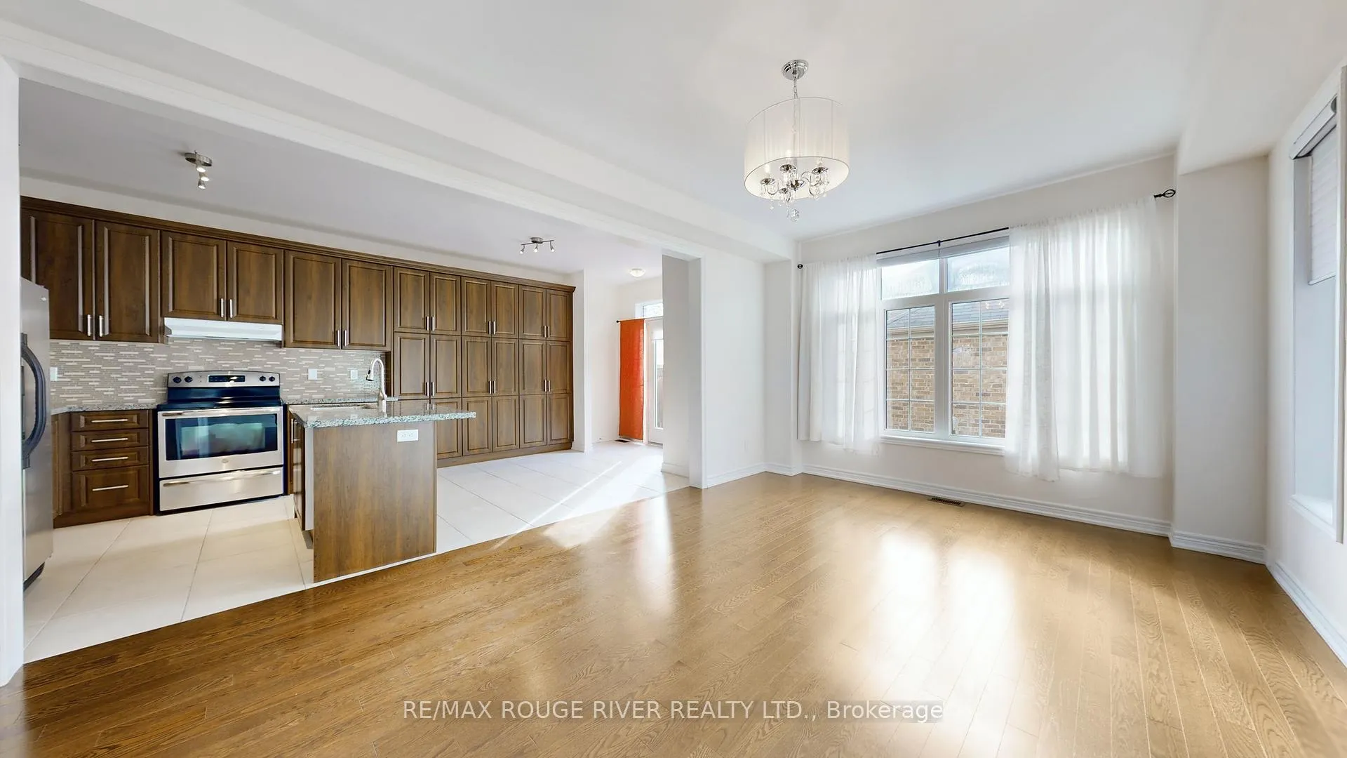 Photo 23 of 2732 Donald Cousens Parkway, Markham, Cornell — HOMEH