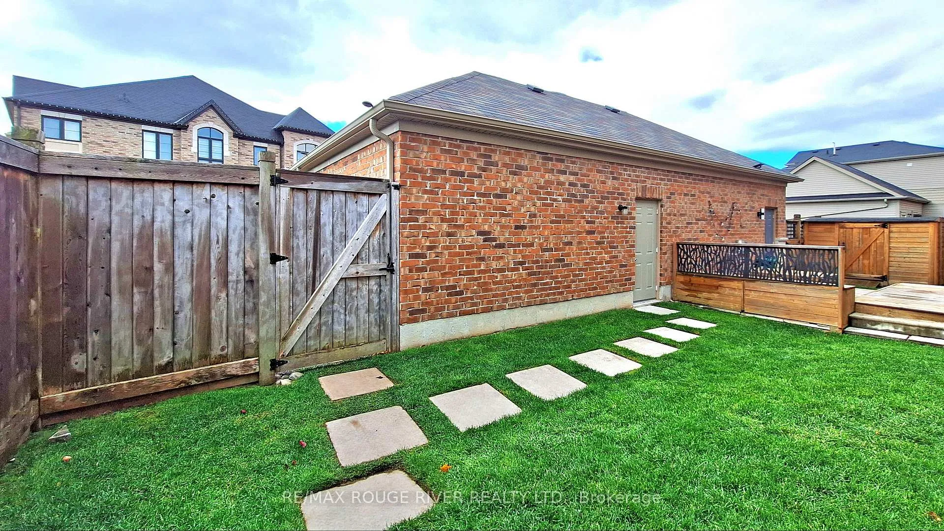 Photo 88 of 2732 Donald Cousens Parkway, Markham, Cornell — HOMEH