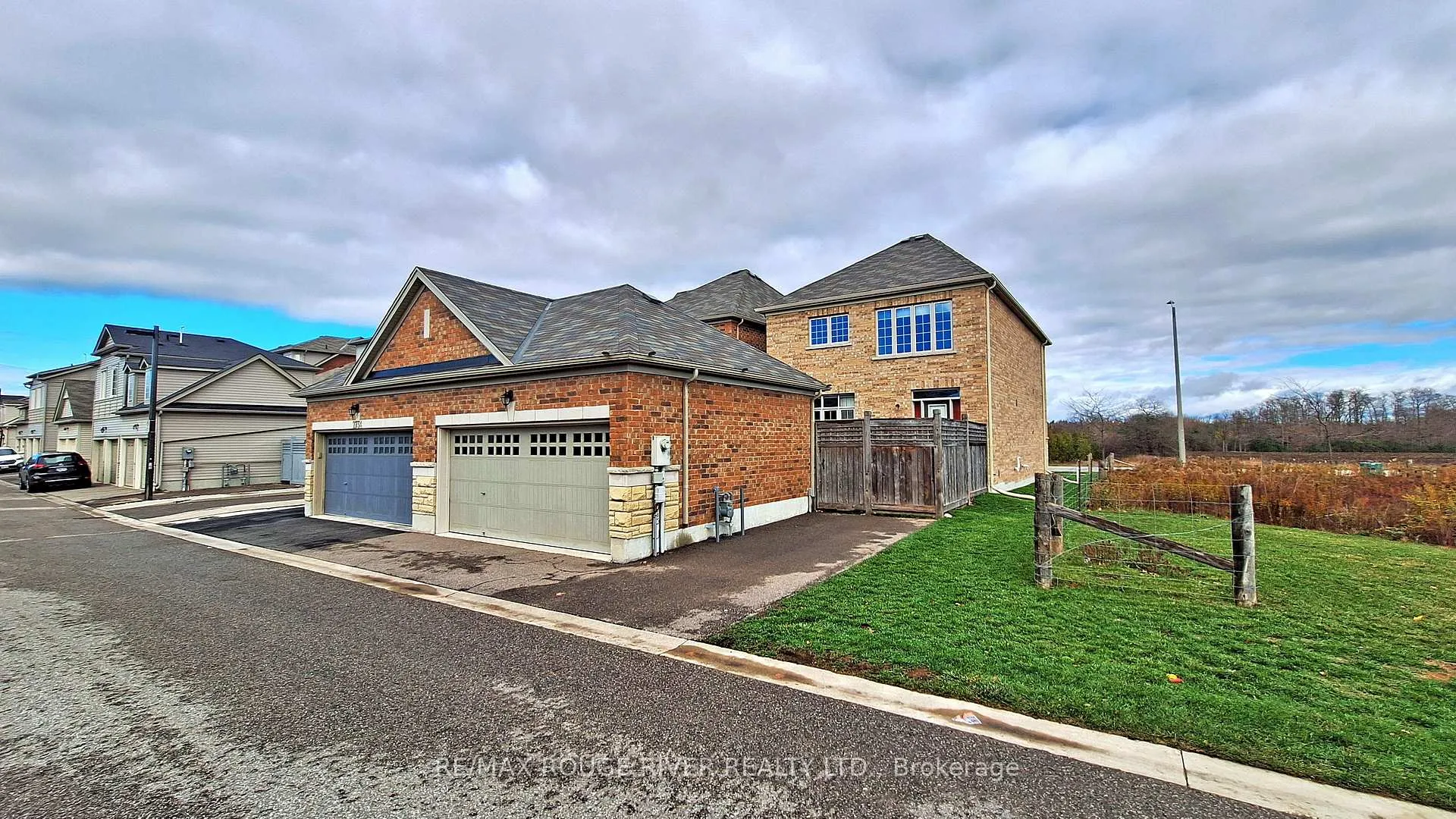 Photo 93 of 2732 Donald Cousens Parkway, Markham, Cornell — HOMEH