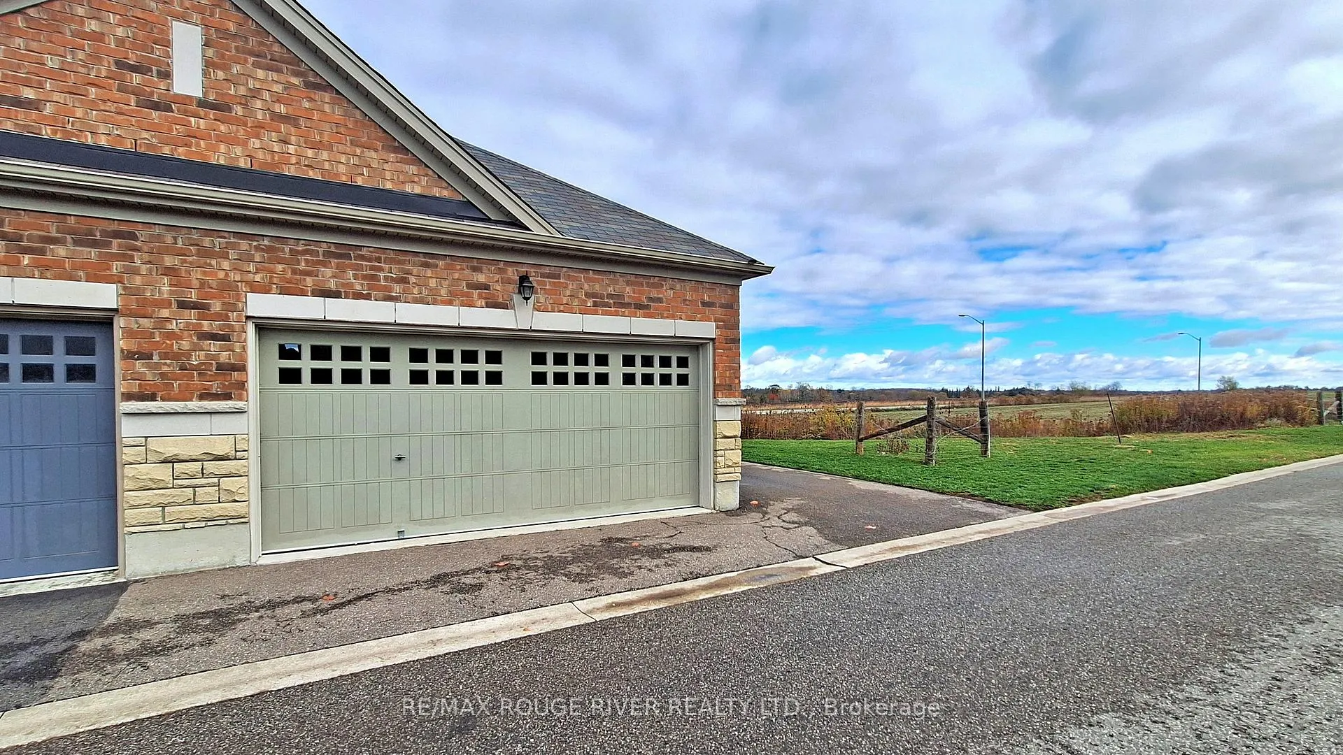 Photo 95 of 2732 Donald Cousens Parkway, Markham, Cornell — HOMEH
