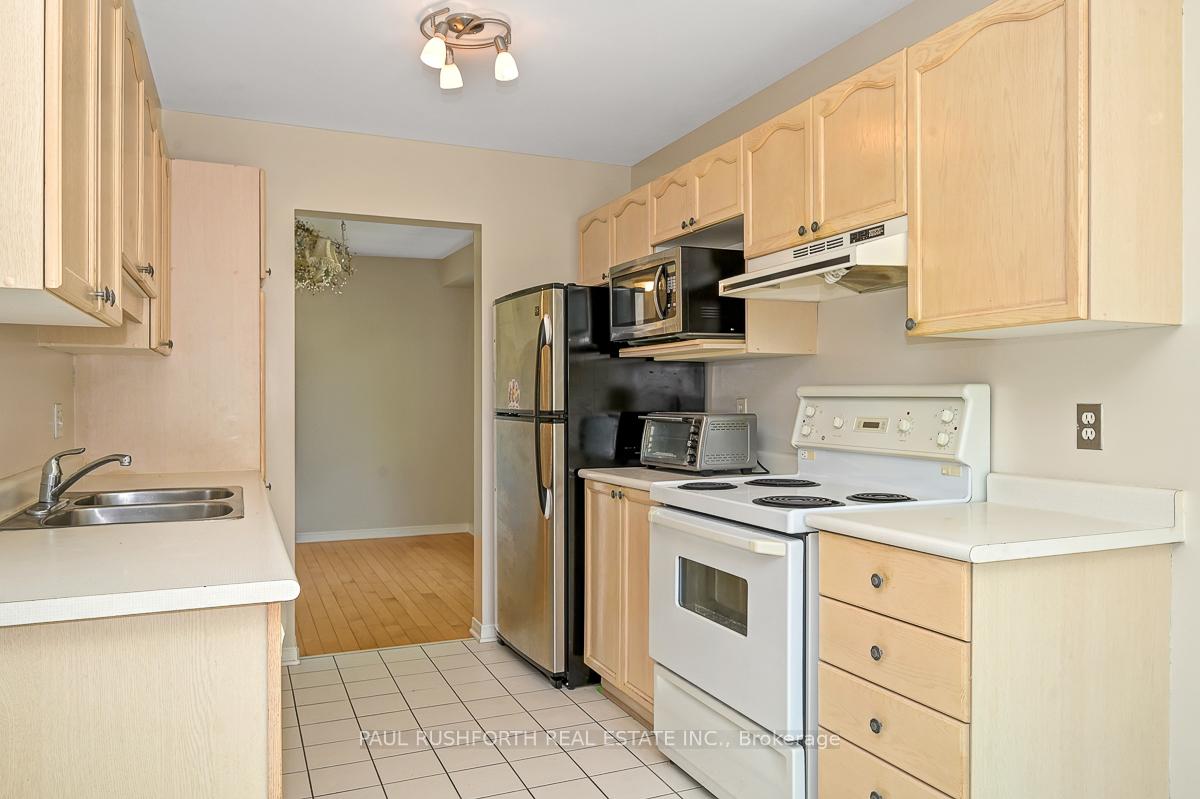 Photo 10 of 98 Piper Crescent, Ottawa, Kanata - Morgan's Grant/South March — HOMEH