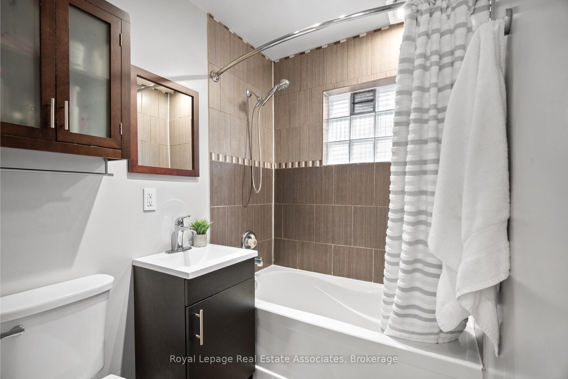 Photo 15 of 196 Sheldon Avenue N, Kitchener, Eastwood — HOMEH