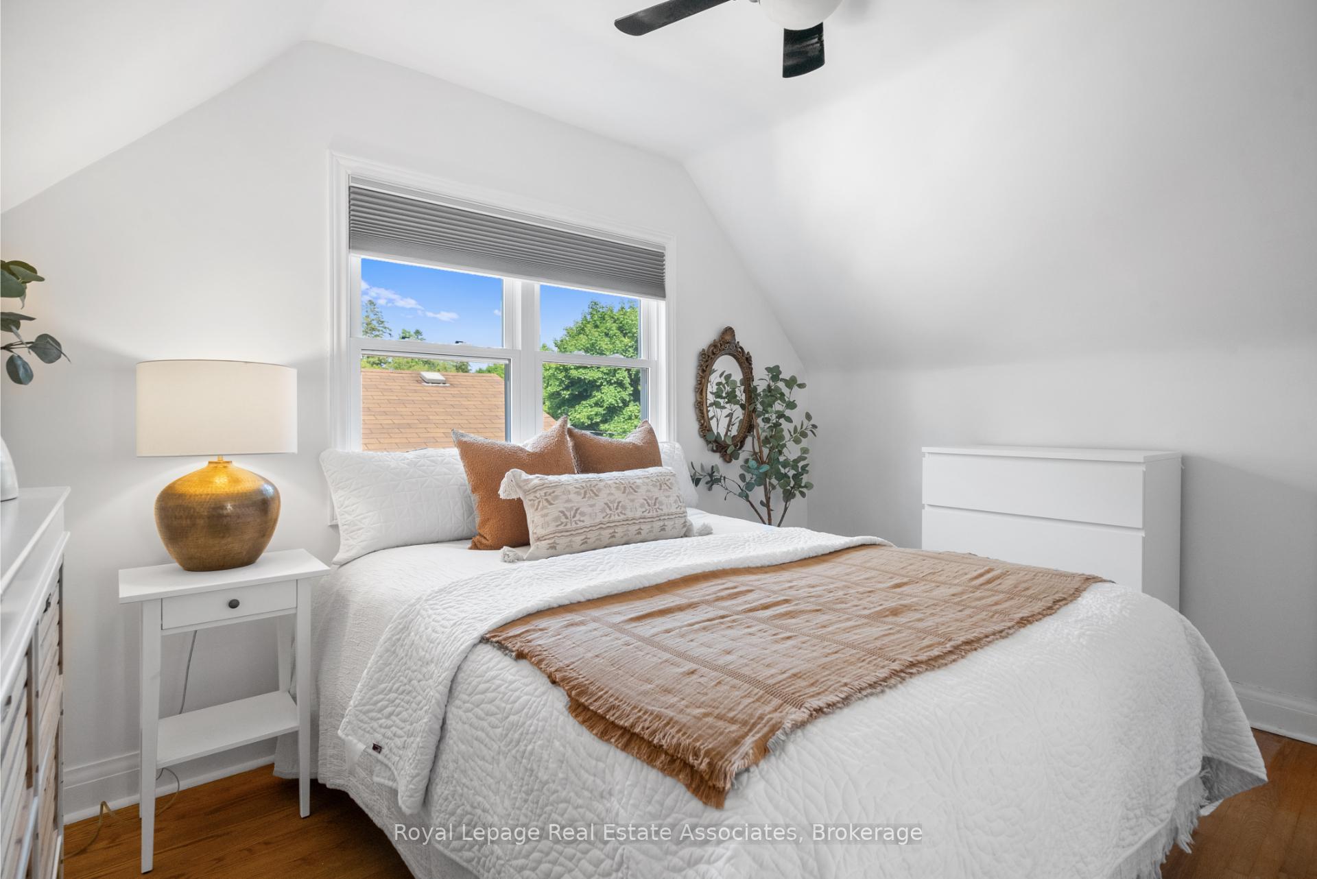 Photo 17 of 196 Sheldon Avenue N, Kitchener, Eastwood — HOMEH