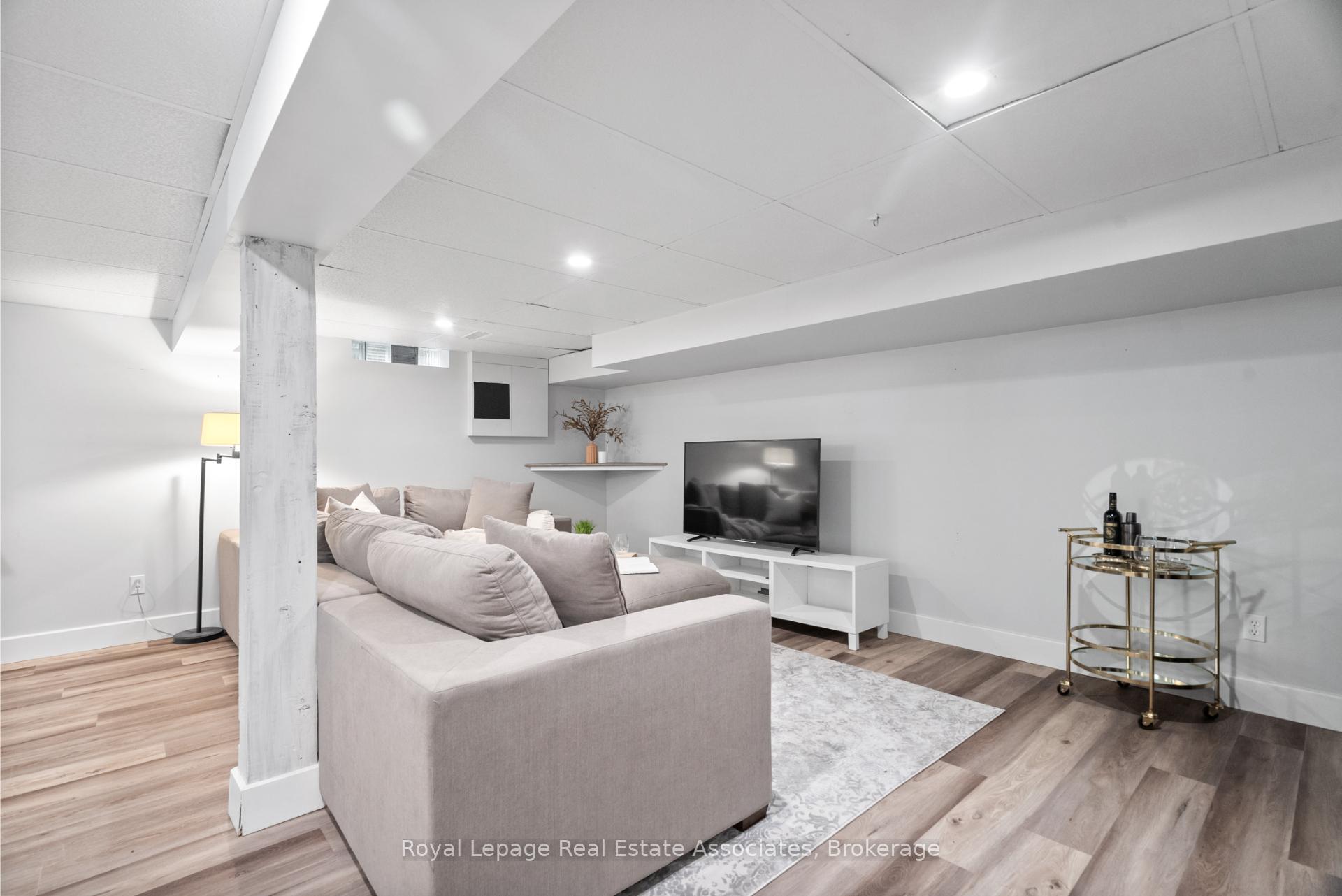 Photo 23 of 196 Sheldon Avenue N, Kitchener, Eastwood — HOMEH