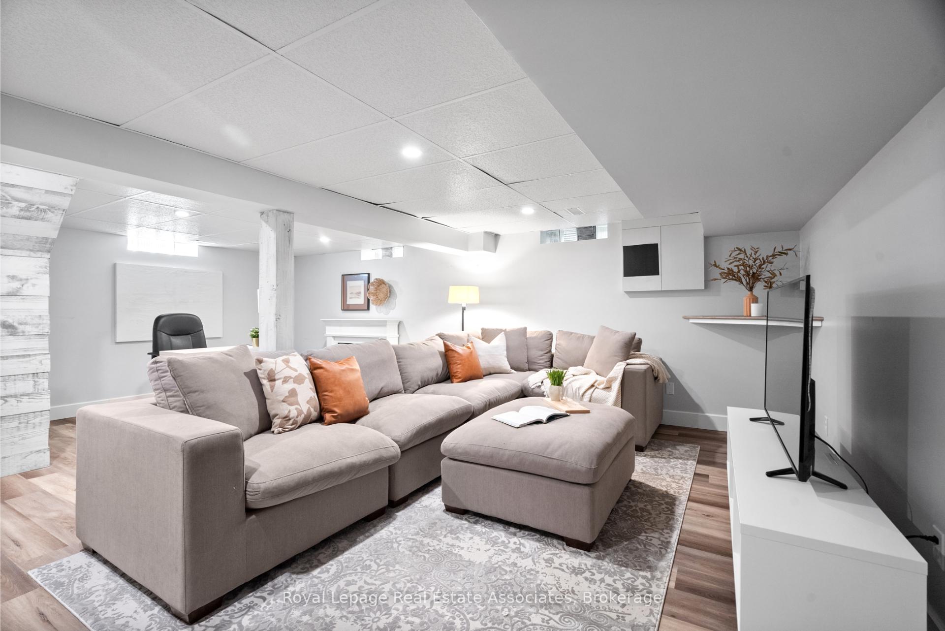 Photo 25 of 196 Sheldon Avenue N, Kitchener, Eastwood — HOMEH