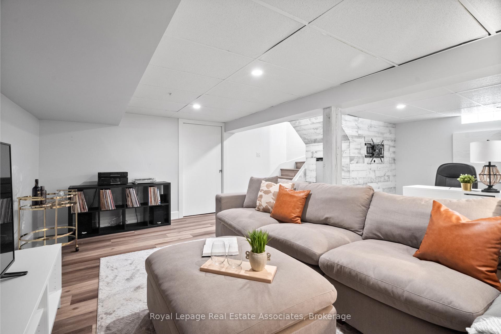 Photo 26 of 196 Sheldon Avenue N, Kitchener, Eastwood — HOMEH