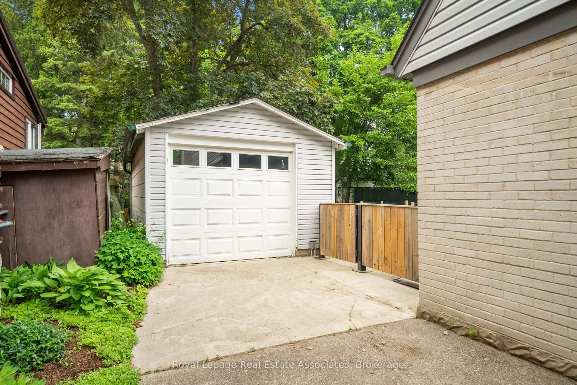 Photo 29 of 196 Sheldon Avenue N, Kitchener, Eastwood — HOMEH