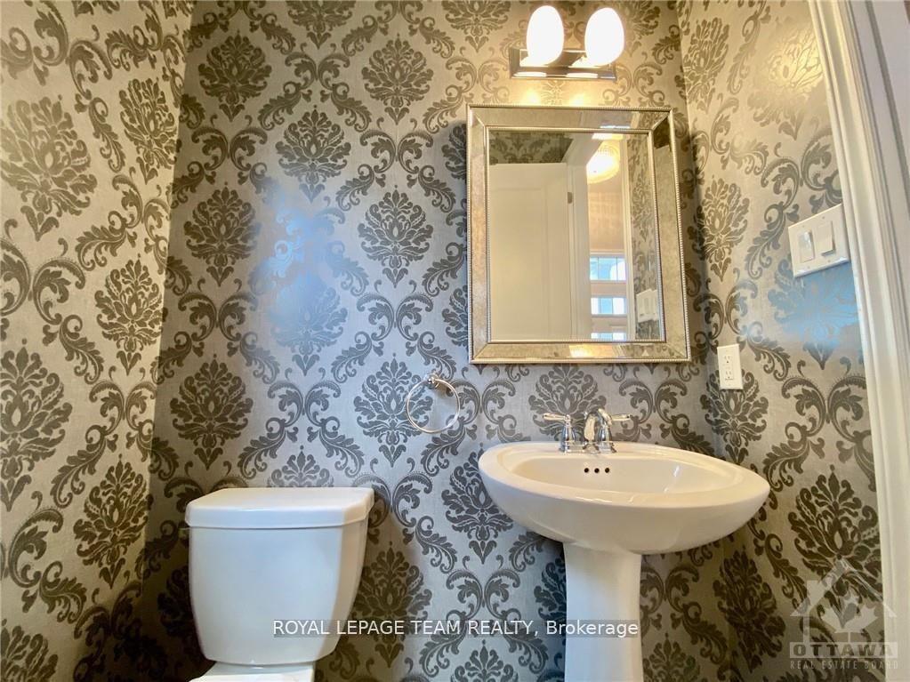 Photo 3 of 333 Meadowbreeze Drive, Ottawa, Kanata - Emerald Meadows/Trailwest — HOMEH