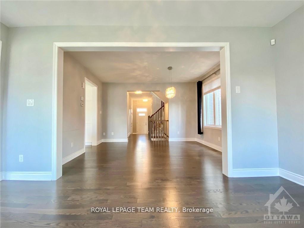 Photo 10 of 333 Meadowbreeze Drive, Ottawa, Kanata - Emerald Meadows/Trailwest — HOMEH